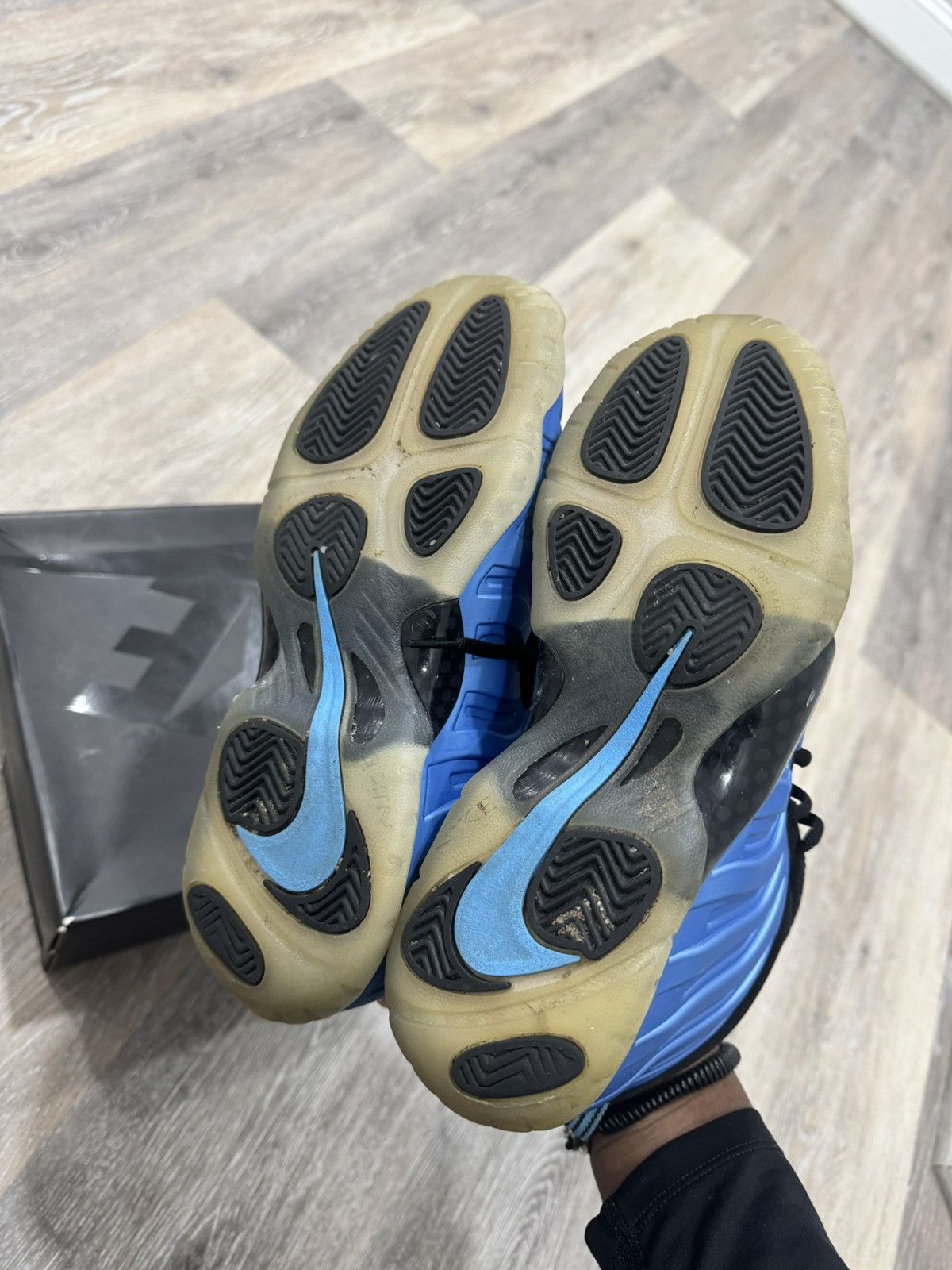 Nike NIKE LITTLE POSITE ONE (GS) Size US 6.5 / EU 39-40 - 4 Thumbnail