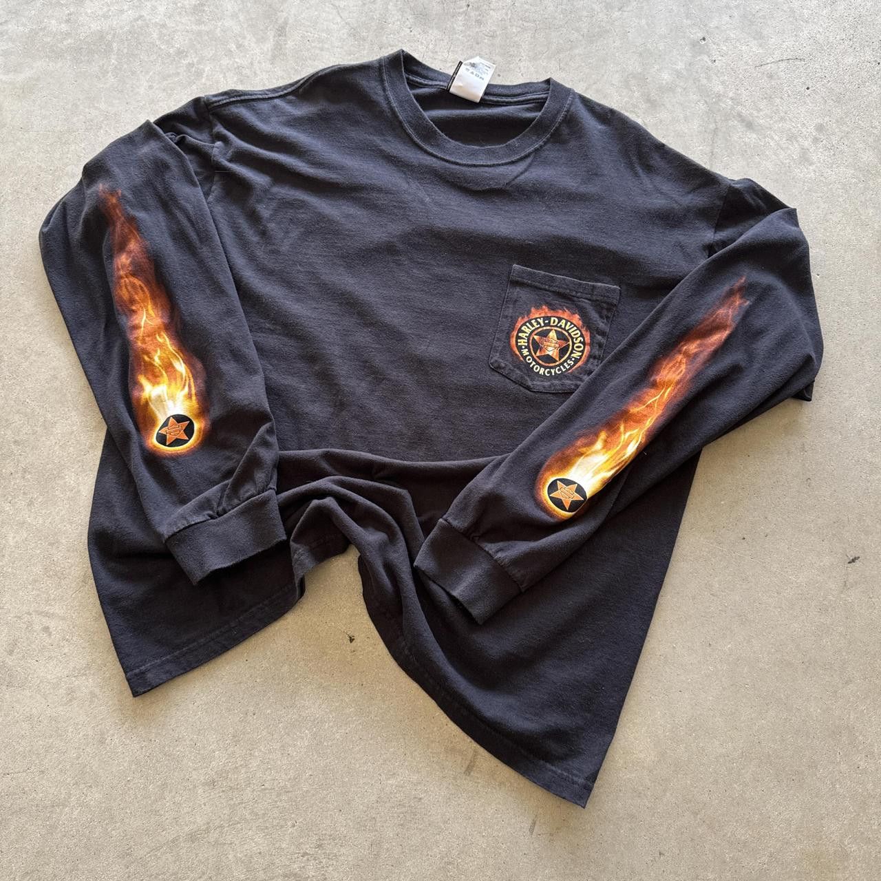Harley Davidson Vintage 2000s Harley Davidson Flame Star Ball Longsleeve Size US XL / EU 56 / 4 - 1 Thumbnail
