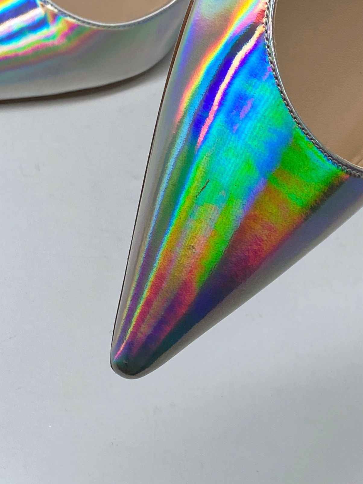 Stuart Weitzman Stuart Weitzman Scallop Iridescent Faux Leather Pumps size 7 Size US 7 / IT 37 - 7 Thumbnail