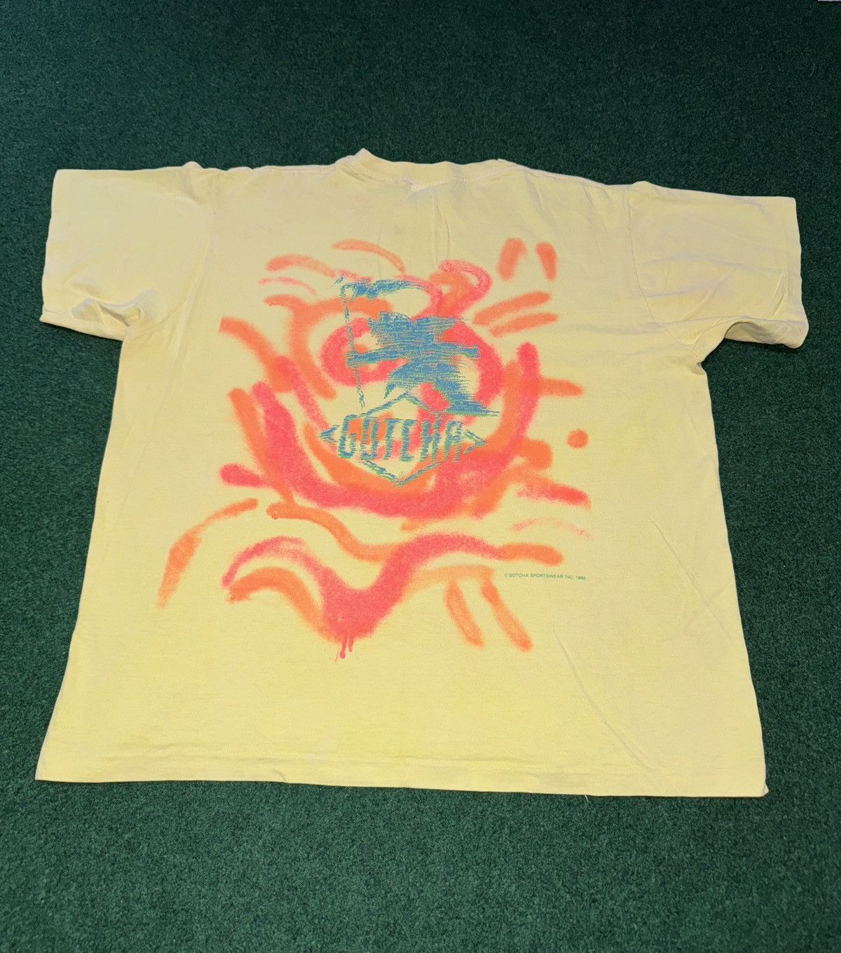 Gotcha Gotcha 80s Surf Wear Vintage Large 23x26 Bright T Shirt Size US L / EU 52-54 / 3 - 1 Thumbnail