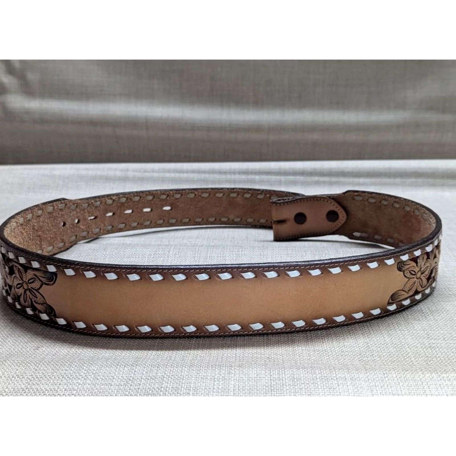 Tony Lama VINTAGE Tony Lama belt Leather WESTERN belt 28 Unisex Adults Brown Tooled Rodeo 1960s 1970s Mens Womens boys girls Size 28 - 3 Thumbnail