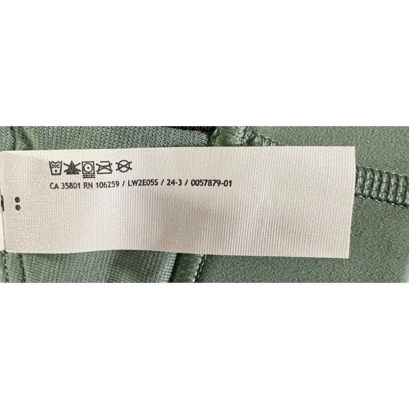 Lululemon Lululemon License to Train Triangle Bra A/B logo sz 8 color Size M / US 6-8 / IT 42-44 - 5 Thumbnail