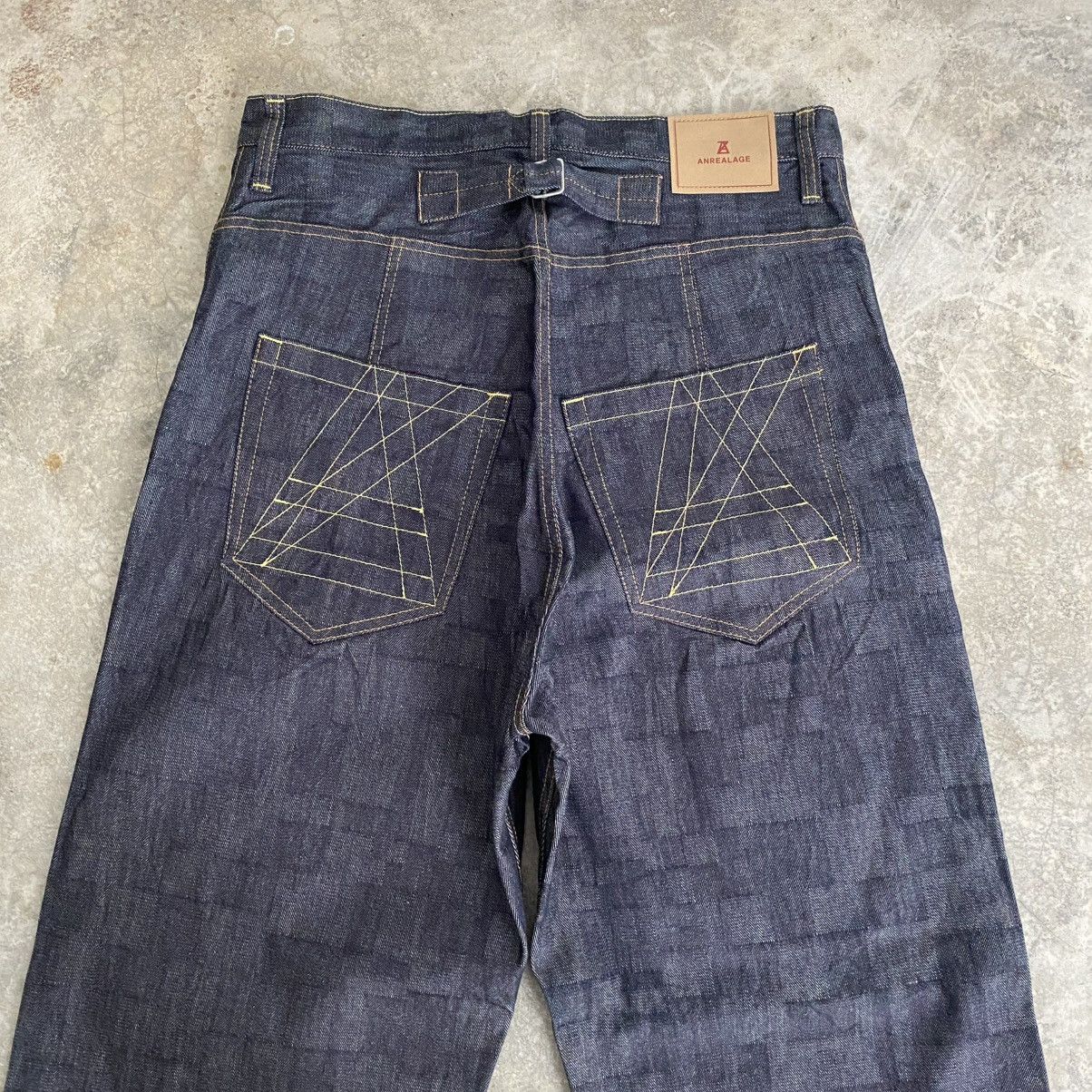 ANREALAGE BNWT ANREALAGE Made In Japan Super Wide Baggy Denim Jeans Size US 36 / EU 52 - 14 Thumbnail