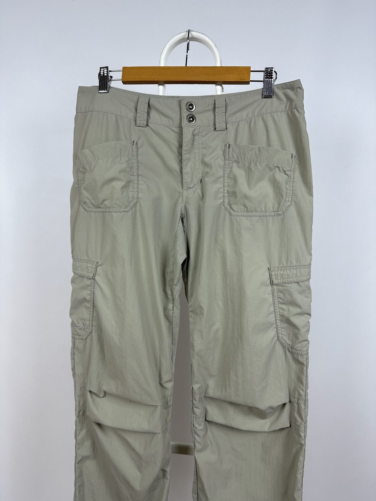 Arc'teryx Vintage Arcteryx Nylon Light Grey Cargo Pants Travis Style Size US 31 - 7 Thumbnail