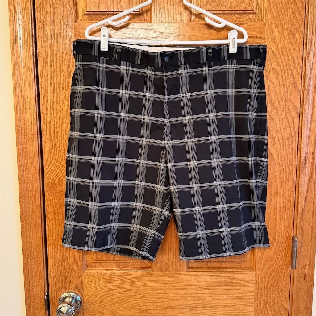Greg Norman Greg Norman Men's Plaid Chino Shorts Multicolor Size 40 Cas Size US 40 / EU 56 - 1 Thumbnail