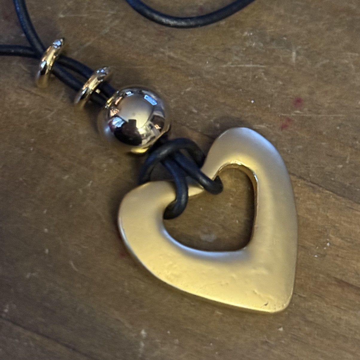 Other Black cord gold heart drop pendant necklace Size ONE SIZE - 3 Thumbnail