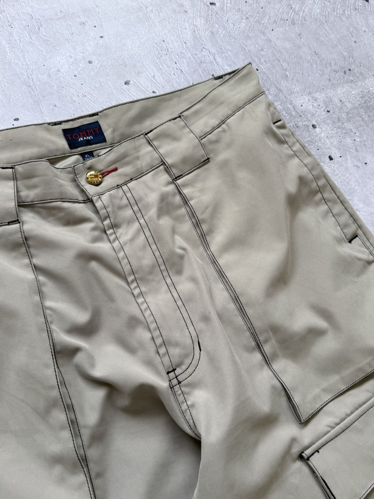 Tommy Hilfiger Vintage 90s Tommy Hilfiger Baggy Cargo Pants Size US 36 / EU 52 - 11 Thumbnail