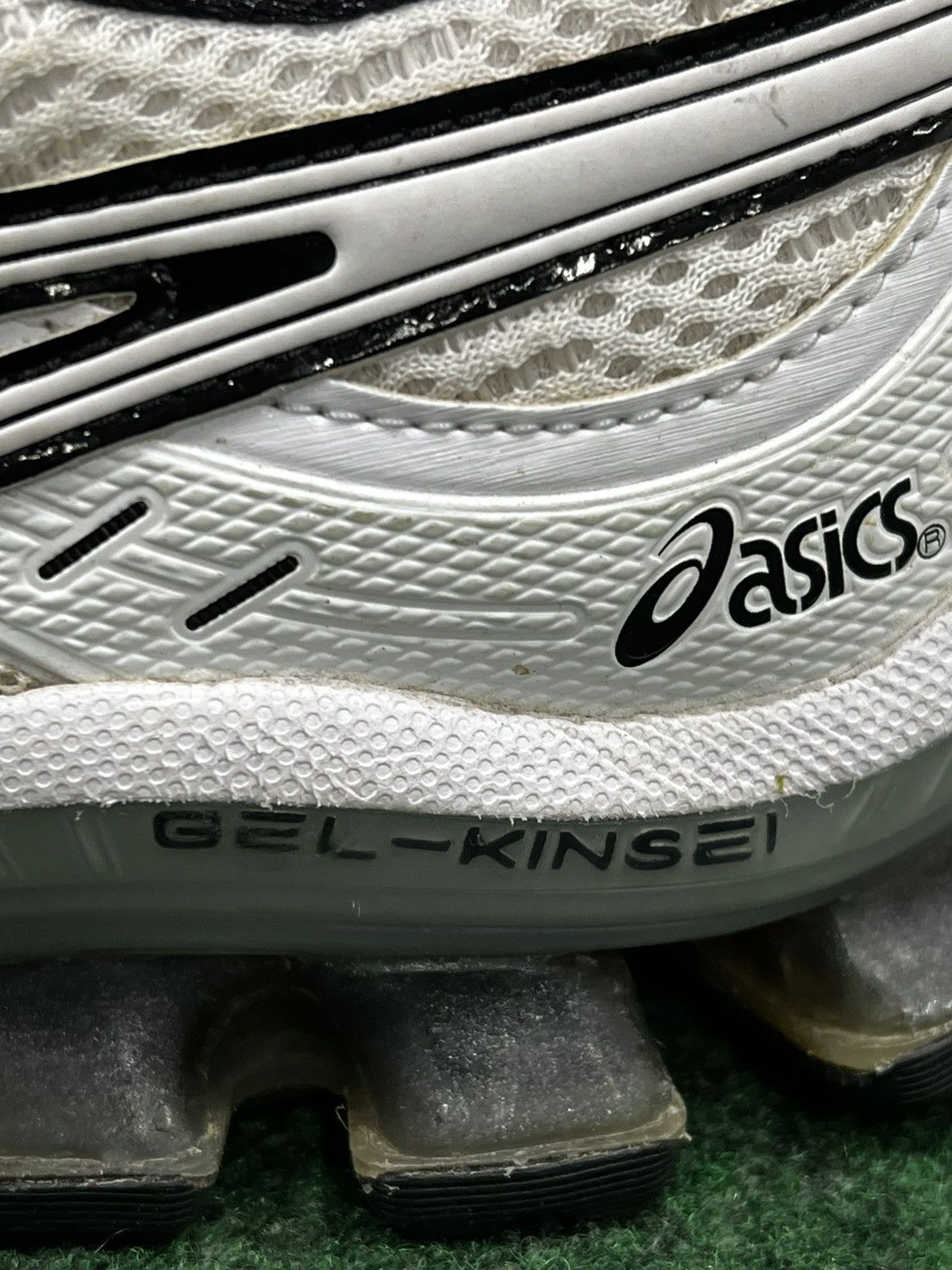 Asics ASICS Gel Kinsei Size US 10 / EU 43 - 2 Thumbnail