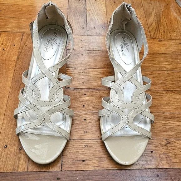 Other NWT Dexflex Comfort Cream Strappy Wedge Heel Sandals Size US 10 / IT 40 - 2 Thumbnail