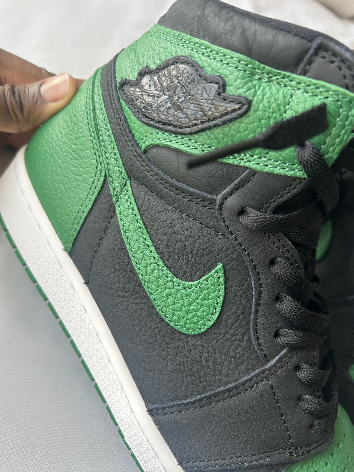 Nike Air Jordan 1 Retro High Pine Green Black Size US 10 / EU 43 - 6 Thumbnail