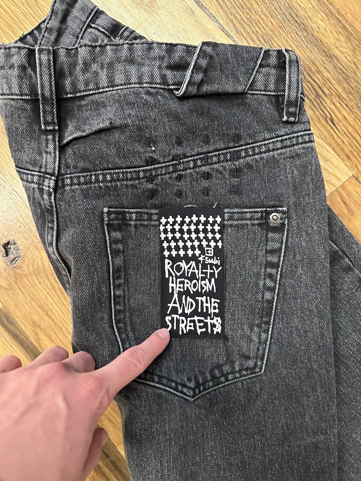 Ksubi Ksubi Knee Rip Washed Black Denim Jeans Size 32 Size US 32 / EU 48 - 4 Thumbnail