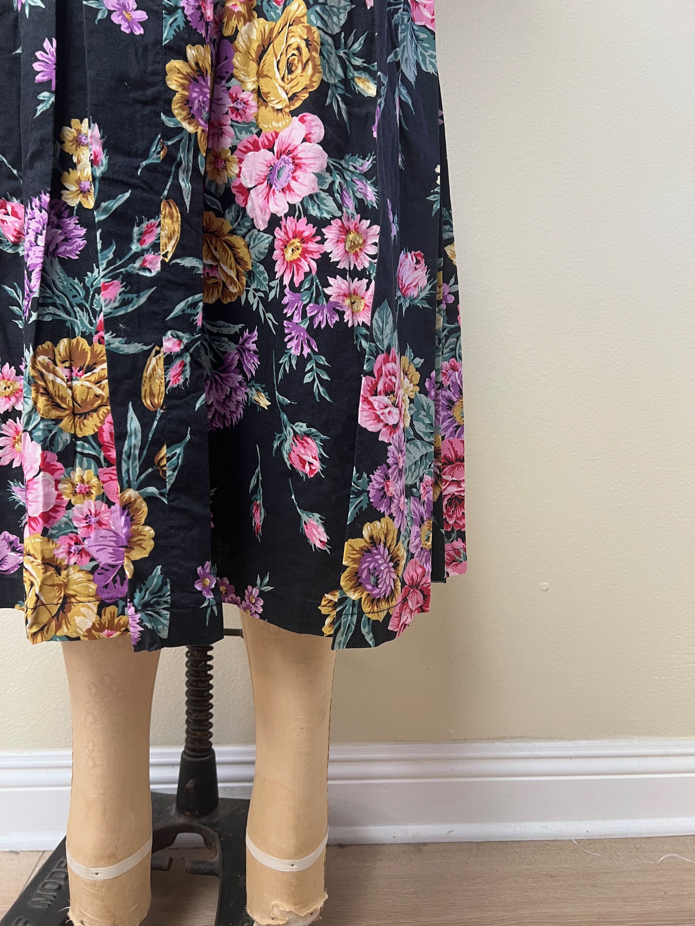 Other EUC Vintage 1980s Floral Full Skirt Black Pink Dress Medium Size M / US 6-8 / IT 42-44 - 3 Thumbnail