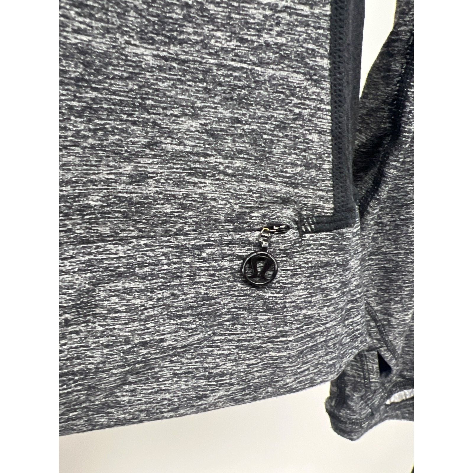 Lululemon Lululemon Gray Black Full Tilt Activewear Top Shirt 8 Medium Size M / US 6-8 / IT 42-44 - 5 Thumbnail
