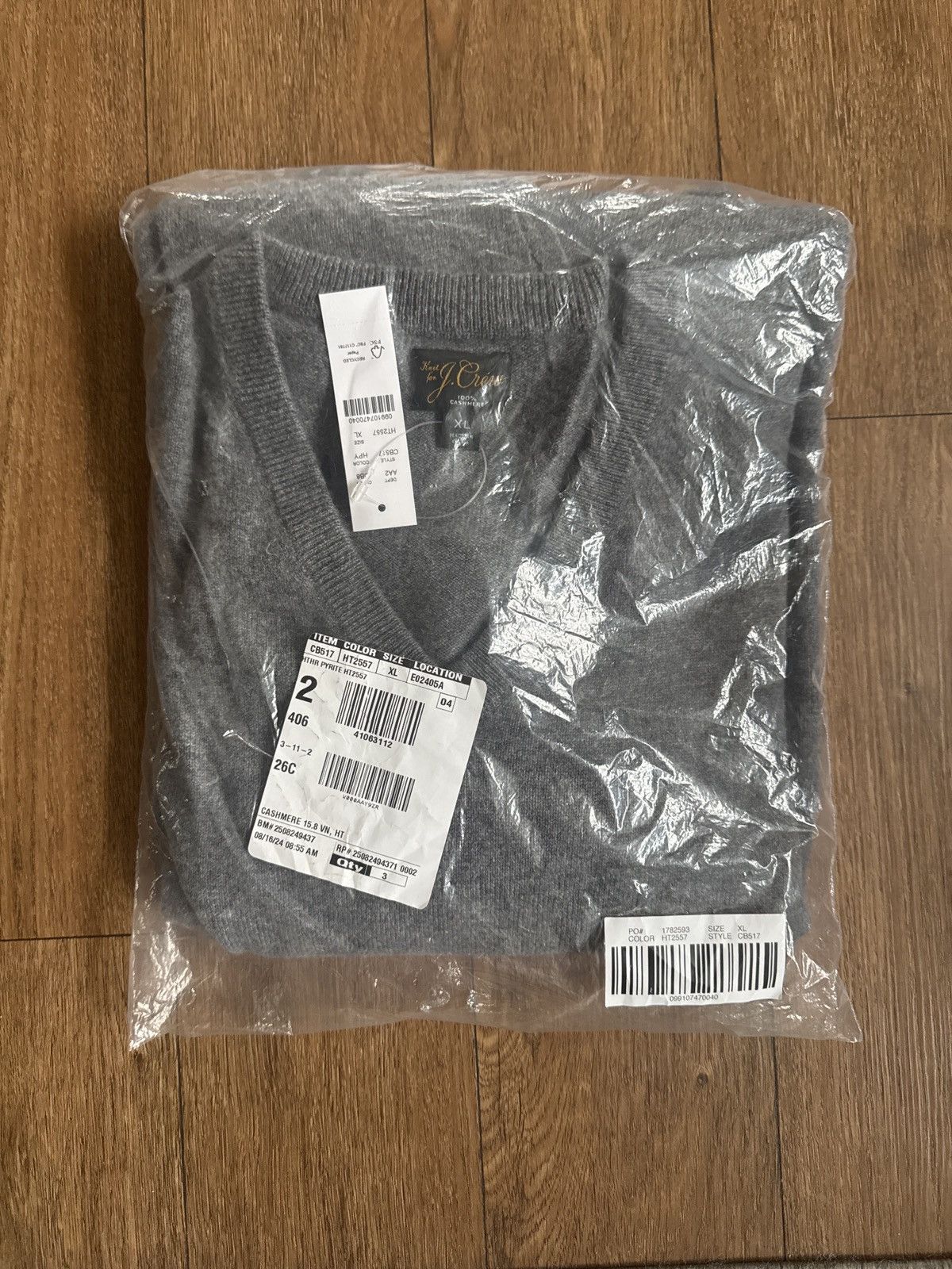 J.Crew Cashmere V-neck sweater Size US XL / EU 56 / 4 - 4 Thumbnail