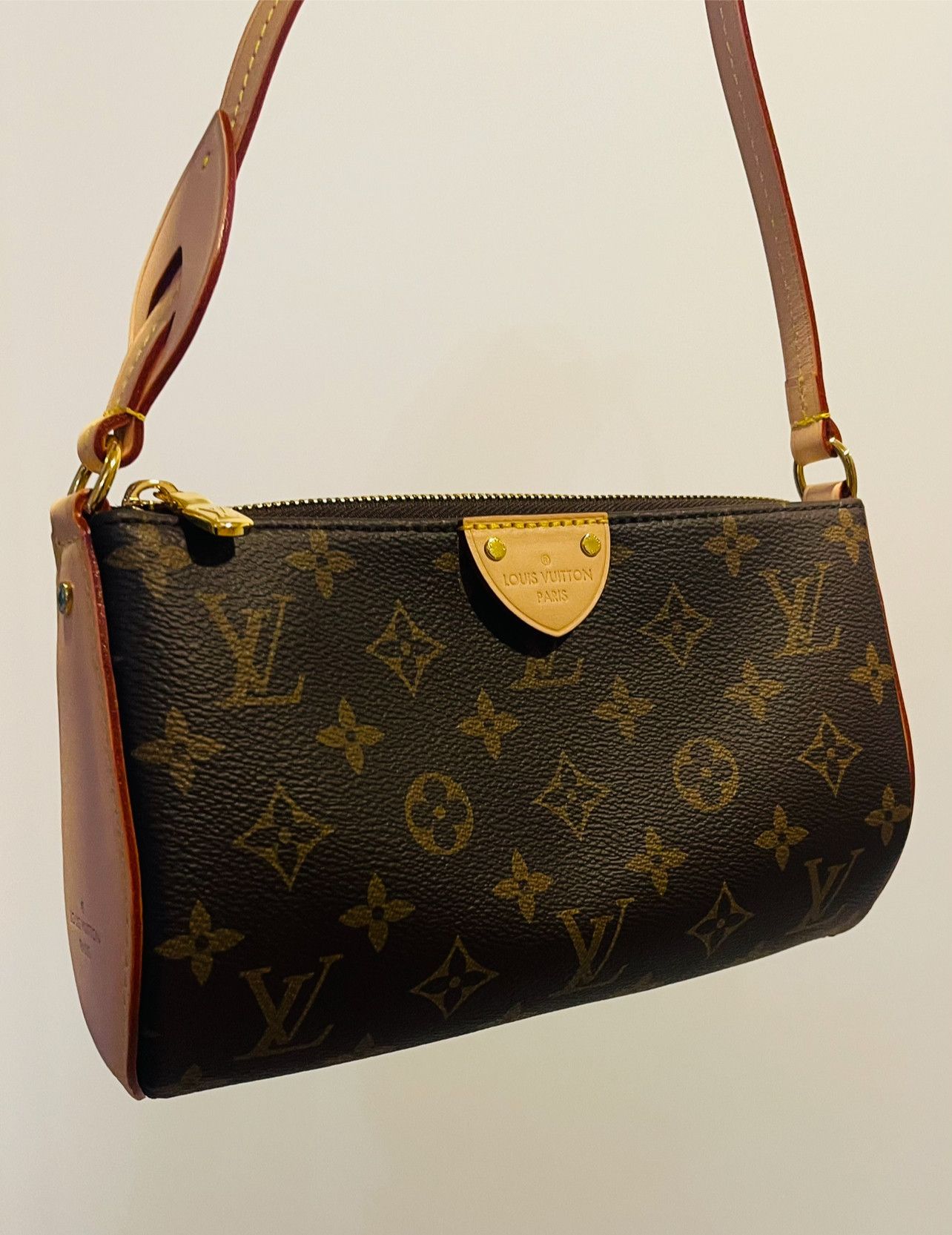 Louis Vuitton Authentic Louis Vuitton Pochette Tirette M12859 | Pre-Owned Size ONE SIZE - 1 Thumbnail