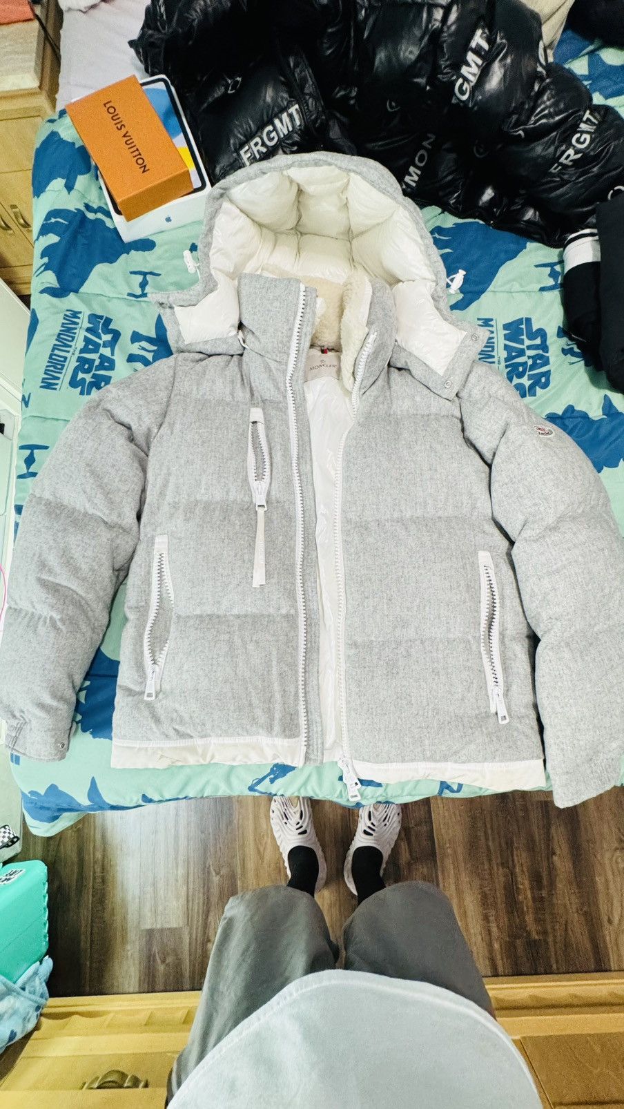 Moncler Moncler white Tarentaise Down Jacket sz. M Size M / US 6-8 / IT 42-44 - 1 Thumbnail