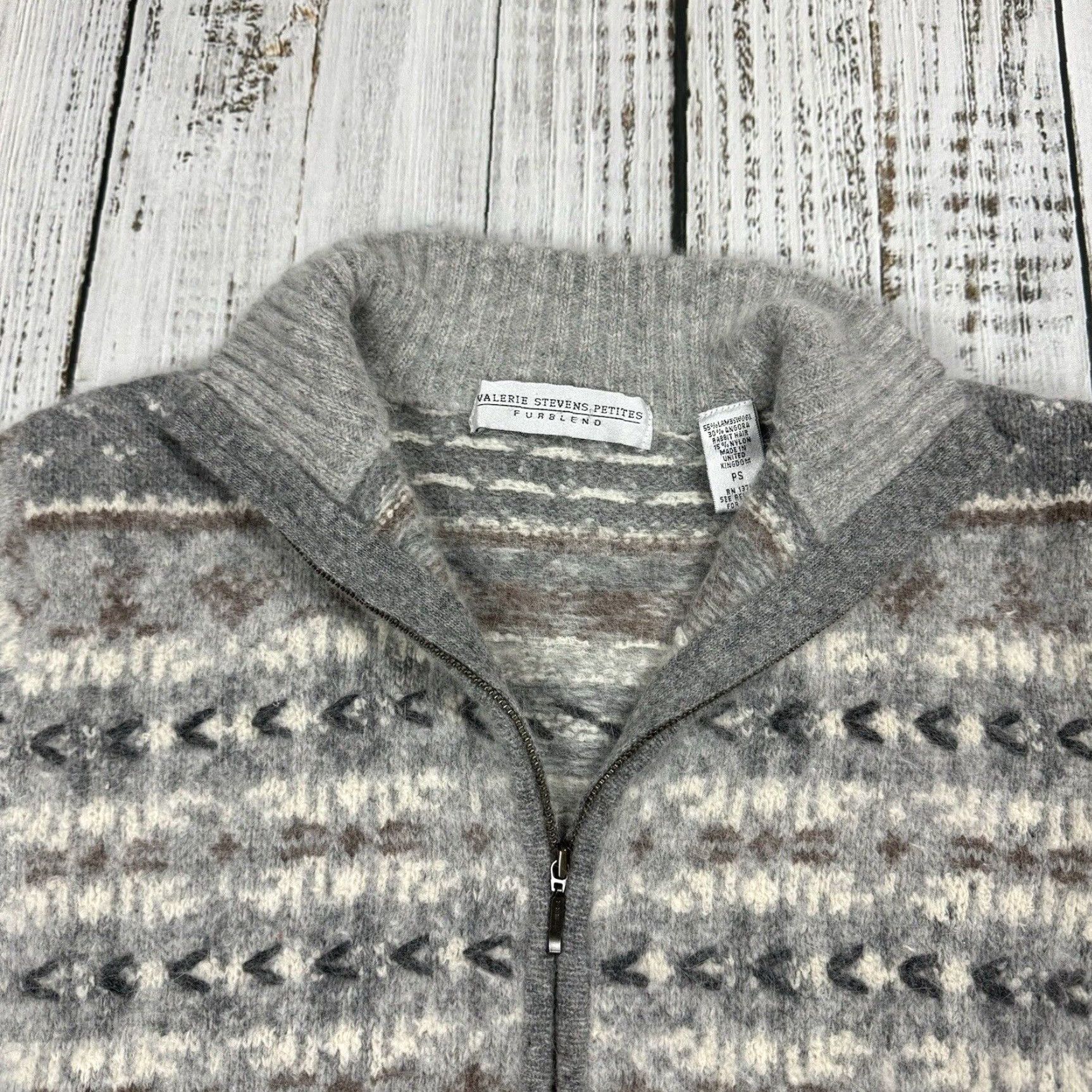 Vintage VINTAGE Valerie Stevens Petites Fair Isle Cardigan Sweater Full Zip High Neck Size PS Gray Soft Cozy Womens Size S / US 4 / IT 40 - 2 Thumbnail