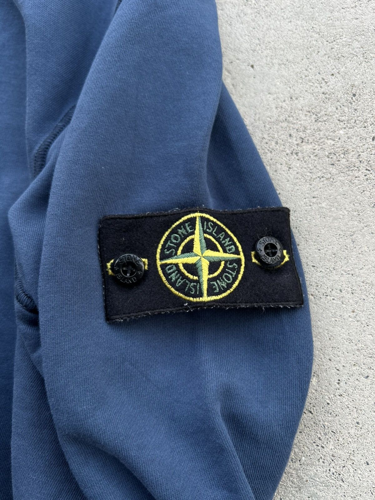 Stone Island STONE ISLAND BLUE LOGO PATCH HOODIE Size US L / EU 52-54 / 3 - 7 Thumbnail