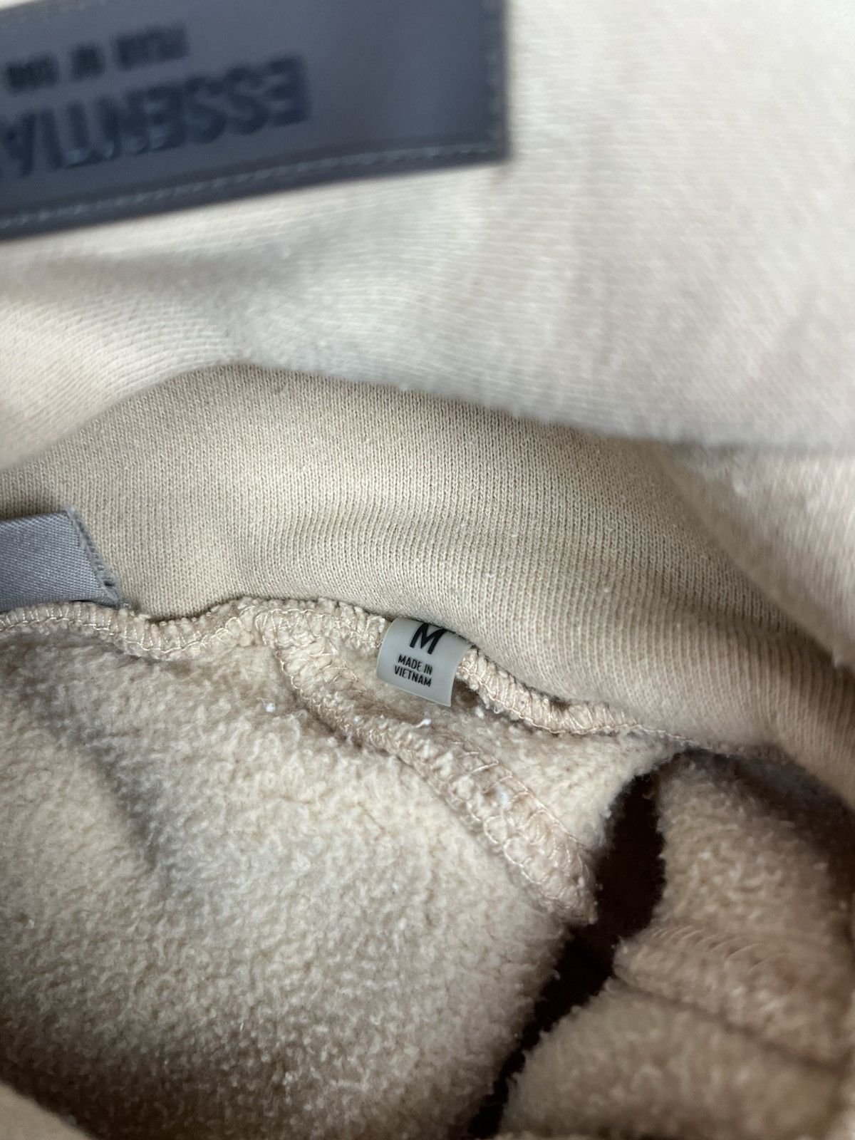 Fear of God Fear of God Eesentials Beige Hoodie Mens Oversized Size US M / EU 48-50 / 2 - 6 Thumbnail