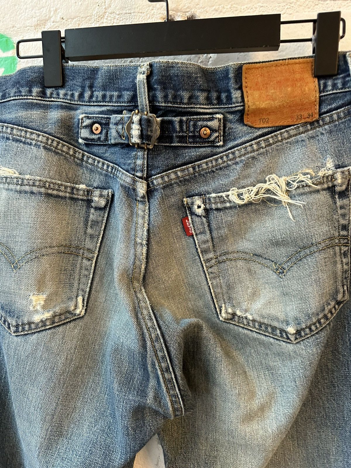 Levi's Vintage Clothing Vintage 60s Levi thrashed blue jeans buckle back Size US 33 - 3 Thumbnail