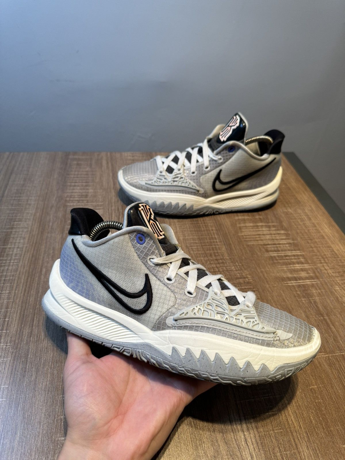 Nike Nike Kyrie 4 Low Size 7 Gray Fog Athletic Basketball Shoes Grailed