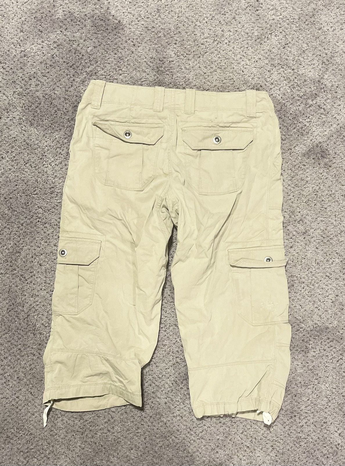 Arc'teryx Vintage Arc’teryx Women’s Cargo Capri Pants Khaki Size 6 Size 28" / US 6 / IT 42 - 2 Thumbnail