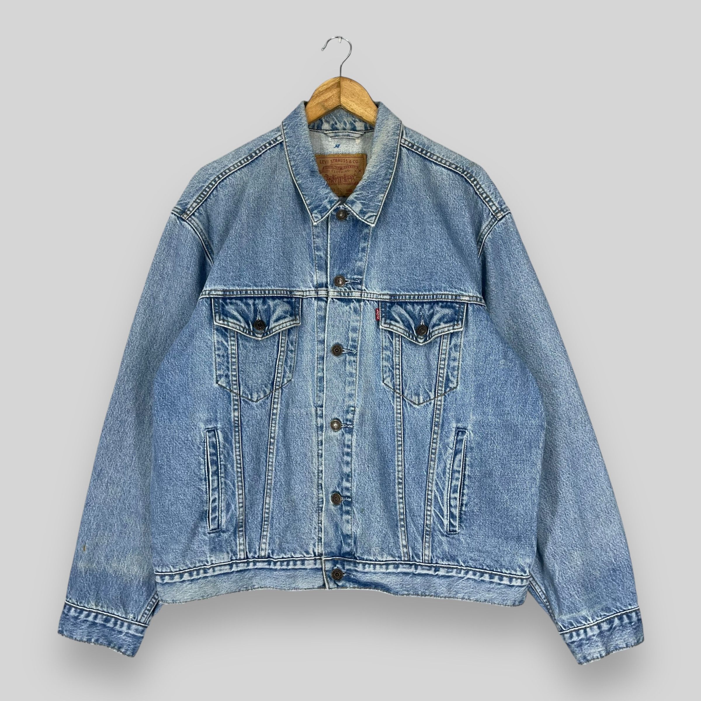 Levi's Vintage LEVIS 70503 Distressed Denim Trucker Jacket Size US XL / EU 56 / 4 - 1 Thumbnail