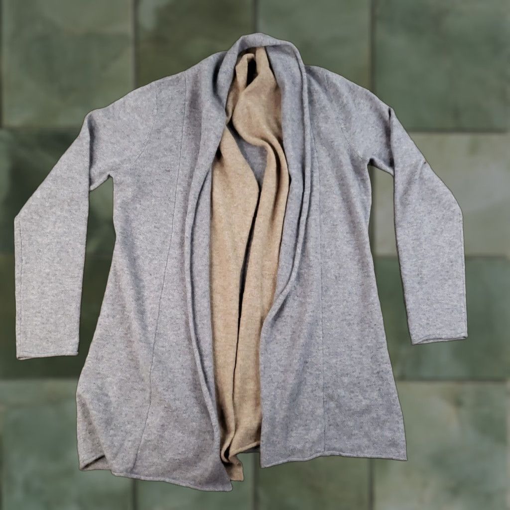 Neiman Marcus Neiman Marcus Cashmere Cardigan Sweater Womens Medium Gray Lightweight Open Front Classic Size M / US 6-8 / IT 42-44 - 1 Thumbnail