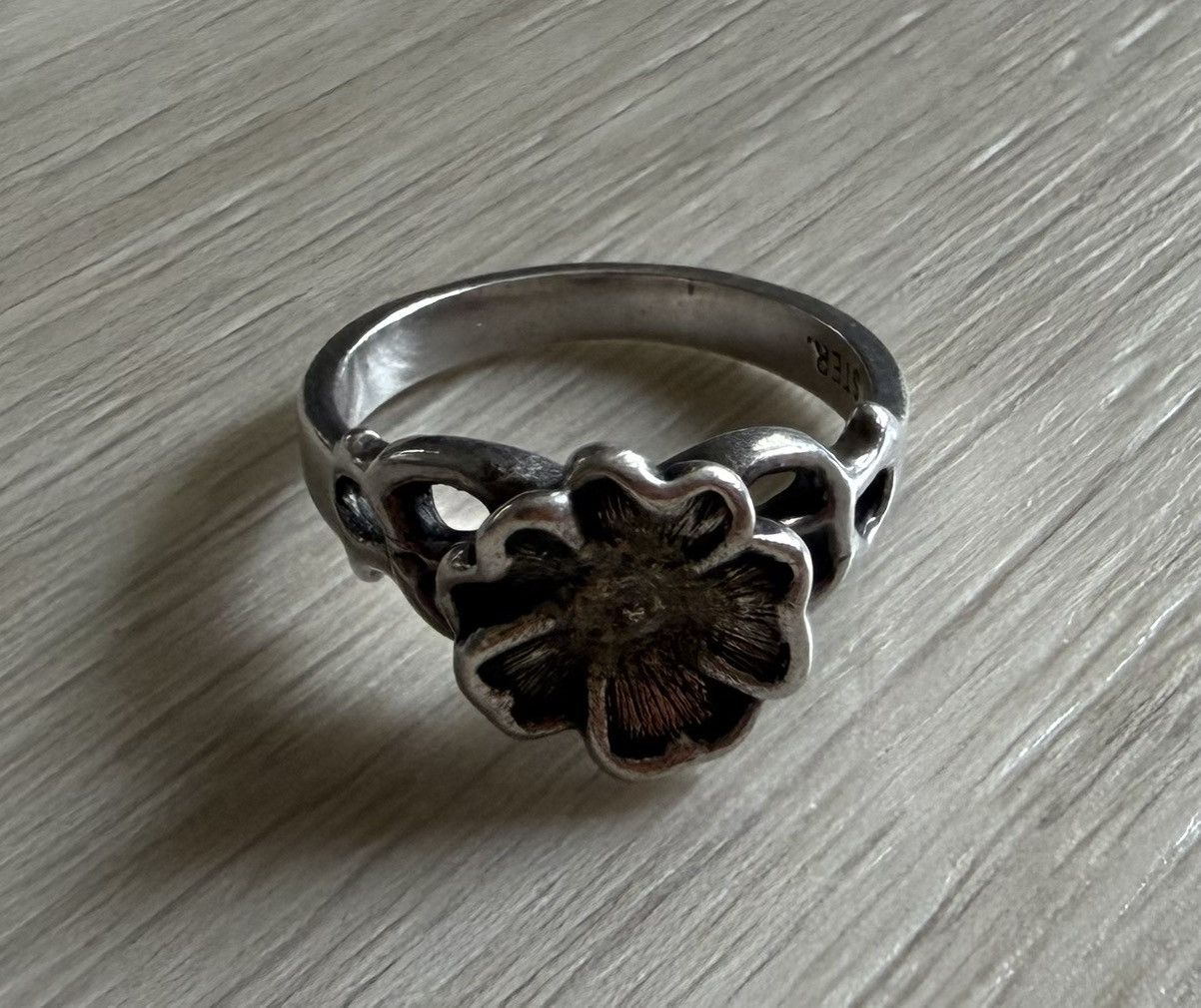 Vintage Vintage Sterling Silver Wildflower Ring Hearts Sz 7 *See Pic Size ONE SIZE - 1 Thumbnail