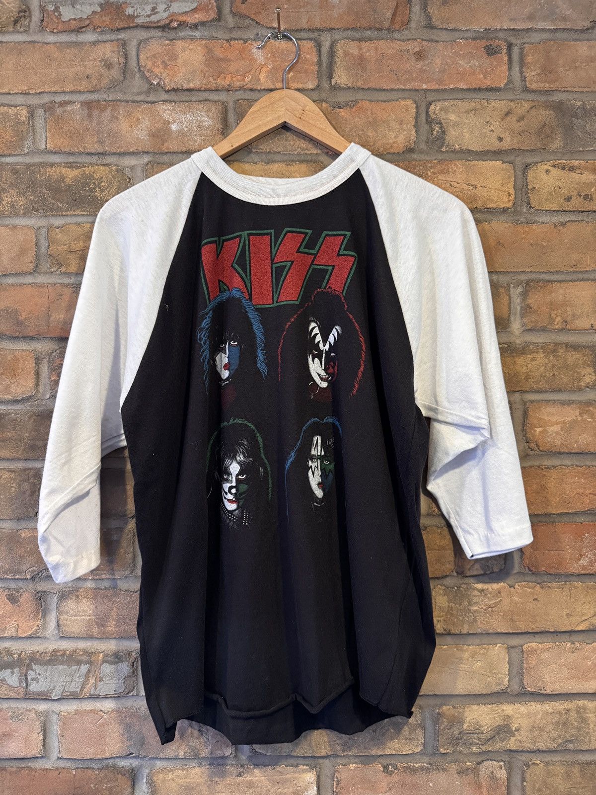 Band Tees 80s Kiss Raglan T Shirt Size US M / EU 48-50 / 2 - 1 Thumbnail