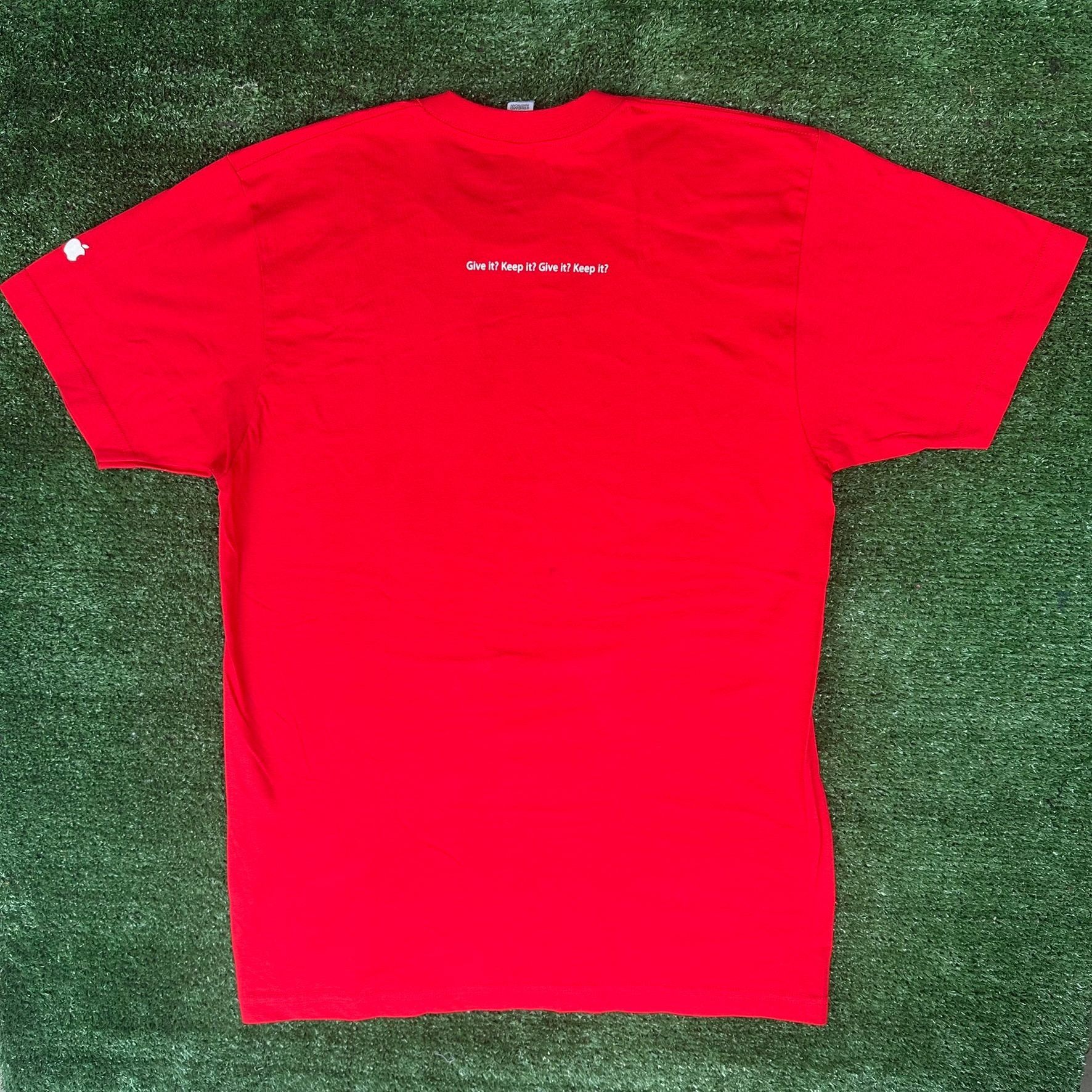 Apple Vintage Y2K Apple Store Employee T-Shirt Red S iMac Macintos Size US S / EU 44-46 / 1 - 4 Thumbnail