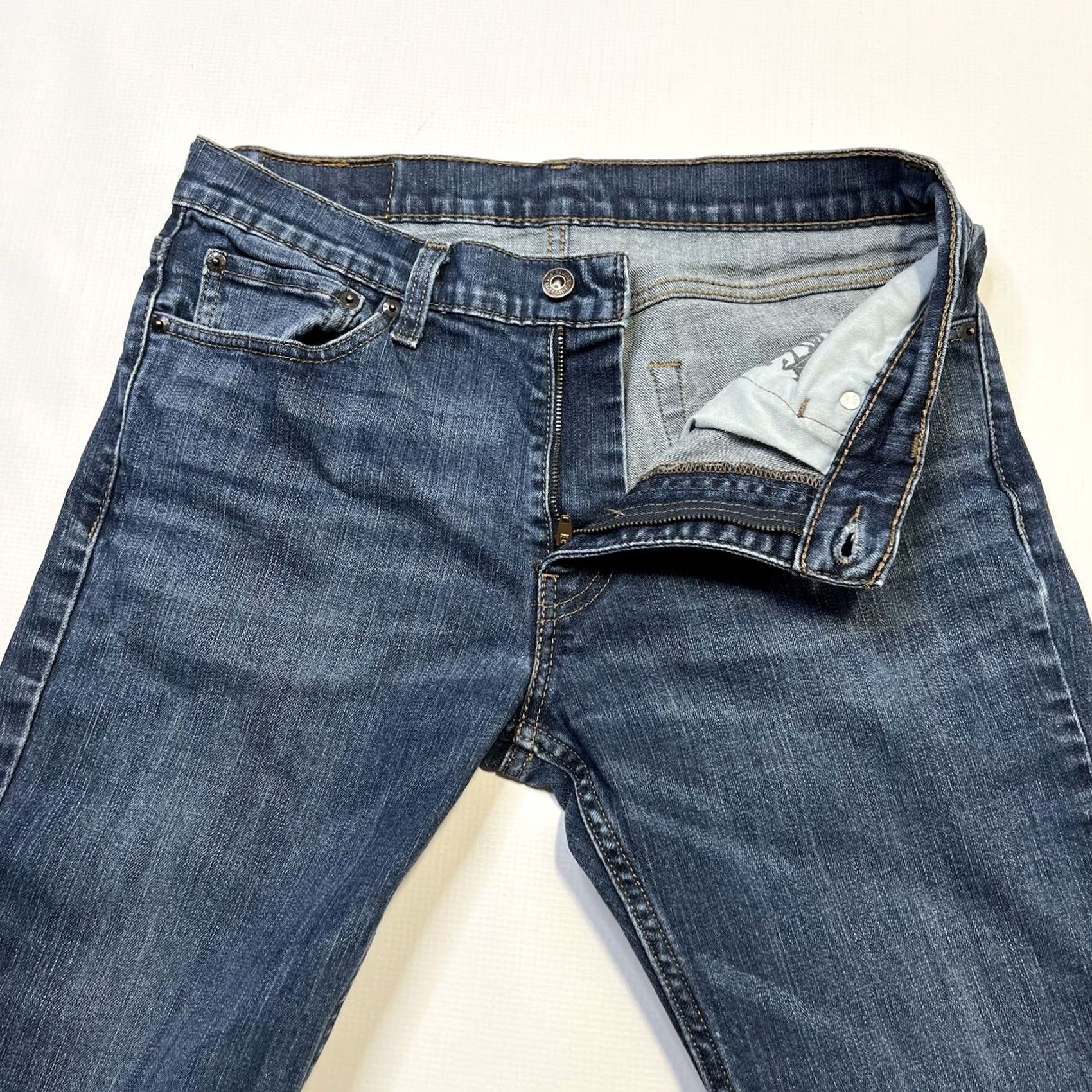 Levi's VINTAGE? No. Levi's Jeans 511 Slim Fit 32X34 Regular Size 32 34 Blue Denim Stretch 5-Pocket Men Size US 32 / EU 48 - 4 Thumbnail