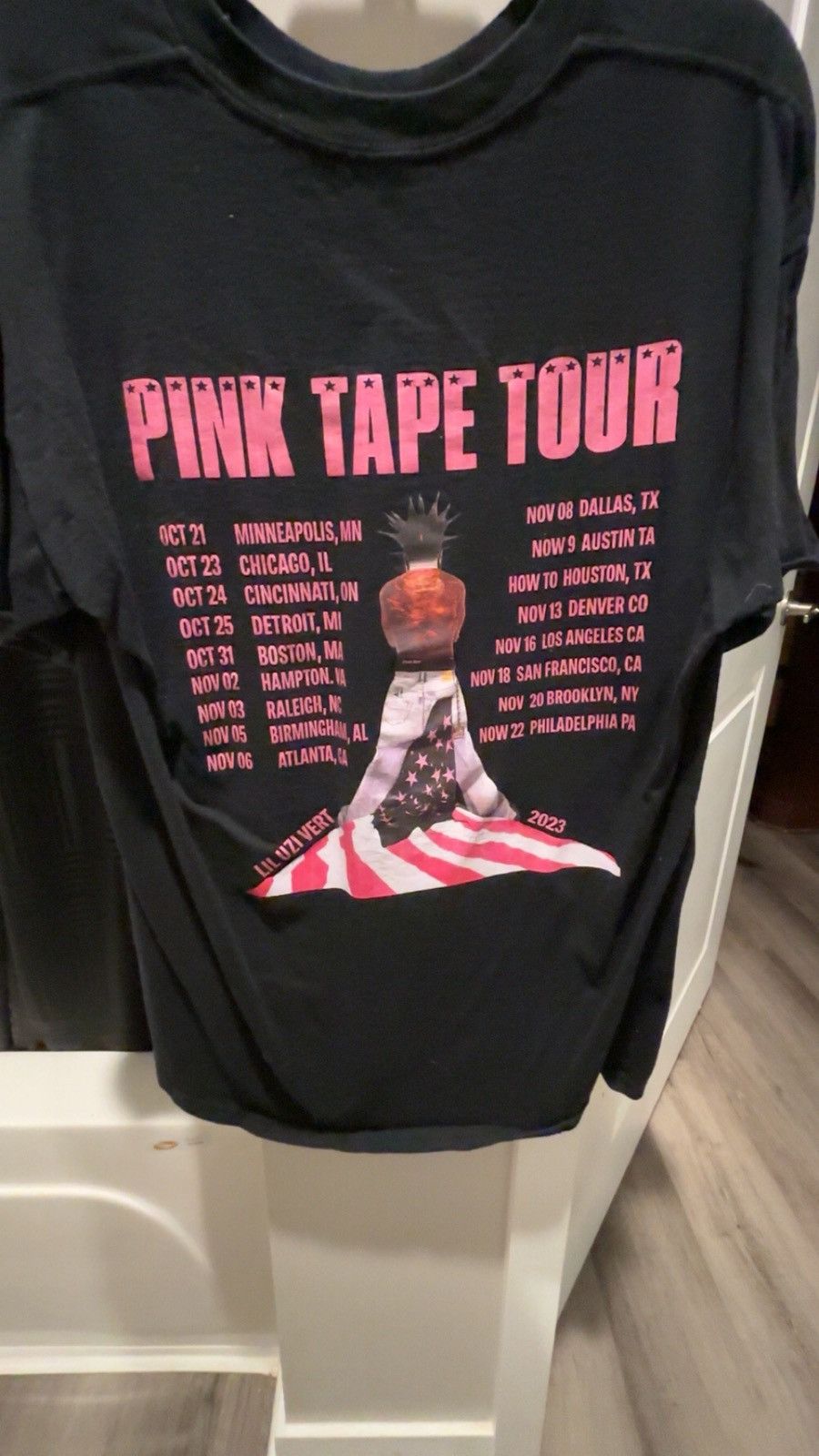 Other Lil uzi pink tape tour shirt Size US L / EU 52-54 / 3 - 2 Thumbnail