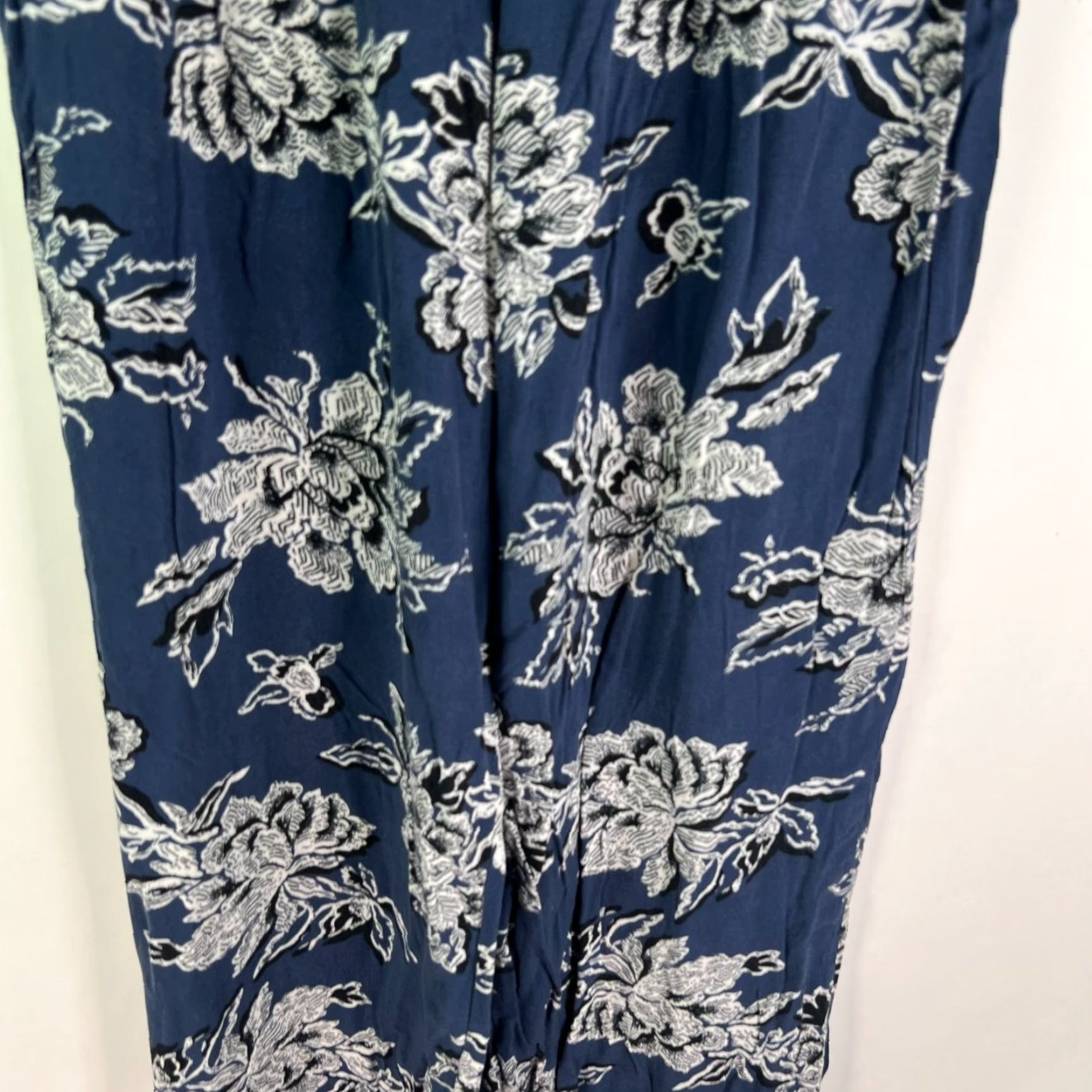 Abercrombie & Fitch VINTAGE? No — Abercrombie & Fitch Oceanside Floral Pants Women Flared Paperbag High Rise Elastic Waist Pockets Blue L Floral Beach Bohemian 90s? Size ONE SIZE - 3 Thumbnail