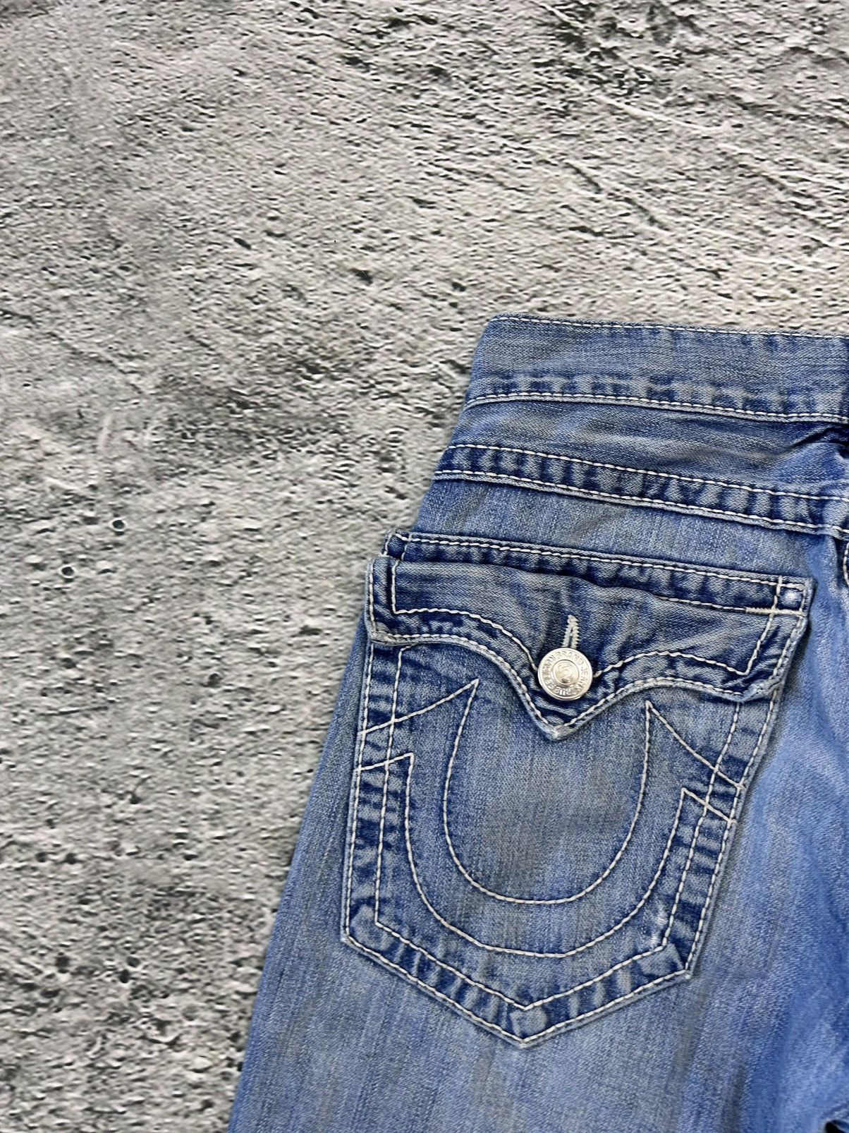 True Religion True Religion baby blue jeans white stitching Y2K bootcut Size US 32 / EU 48 - 3 Thumbnail