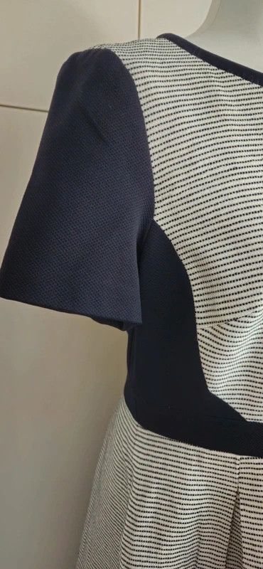 Karen Millen Karen Millen dress. Retro 60's vibe Size XL / US 12-14 / IT 48-50 - 6 Thumbnail