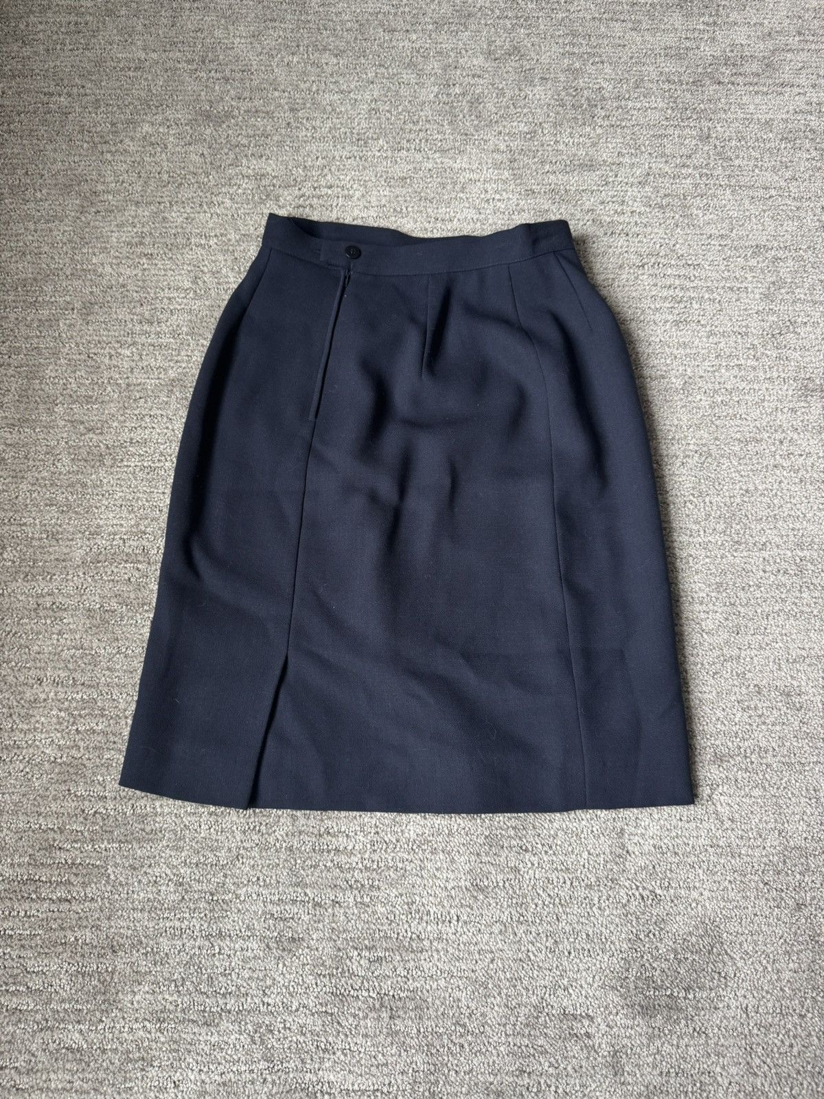 Giorgio Armani Giorgio Armani Navy Skirt Size 27" / US 4 / IT 40 - 1 Thumbnail