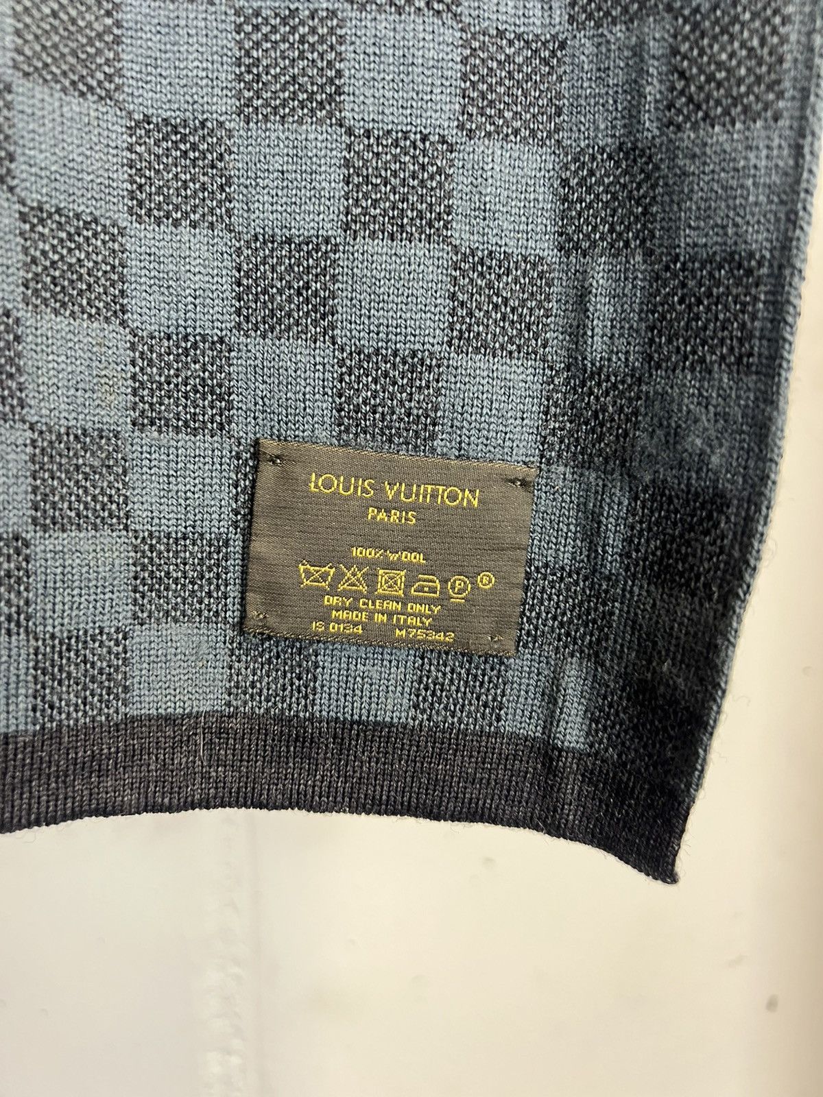 LV Damier Scarf