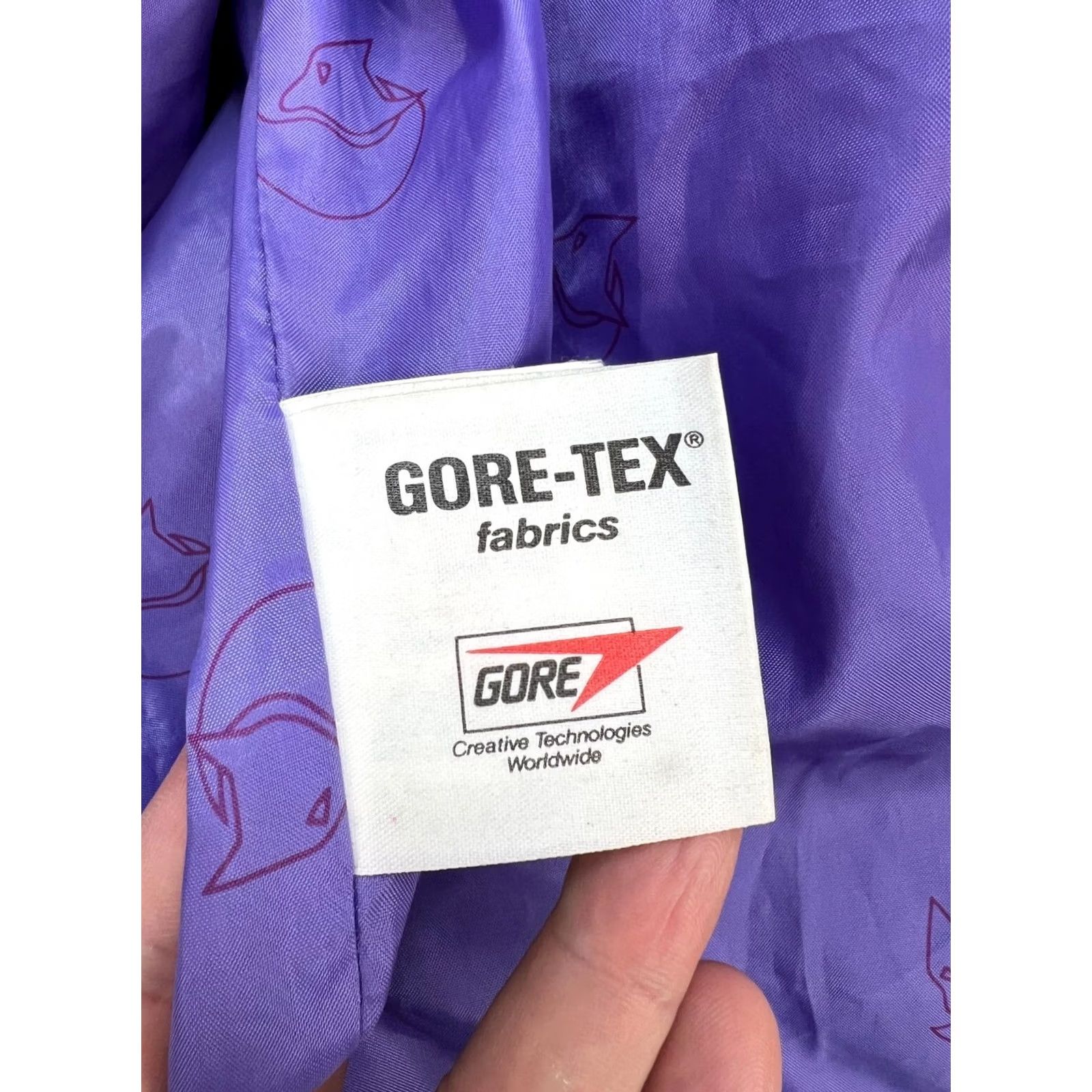 Vintage Fjällräven Vintage Gore-Tex Jacket Mens Size M Red 90s Windbreaker Jacket Mens M Vintage Size US M / EU 48-50 / 2 - 7 Thumbnail