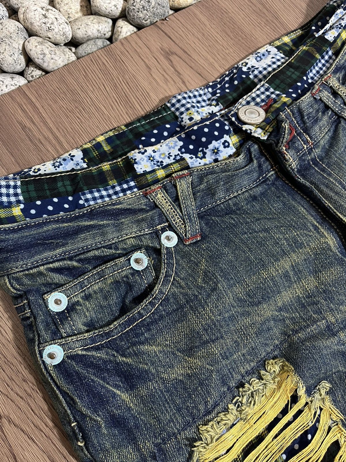 20471120 × Japanese Brand Jouer Aux Echecs double waist mudwash distressed denim jorts Size US 31 - 10 Thumbnail