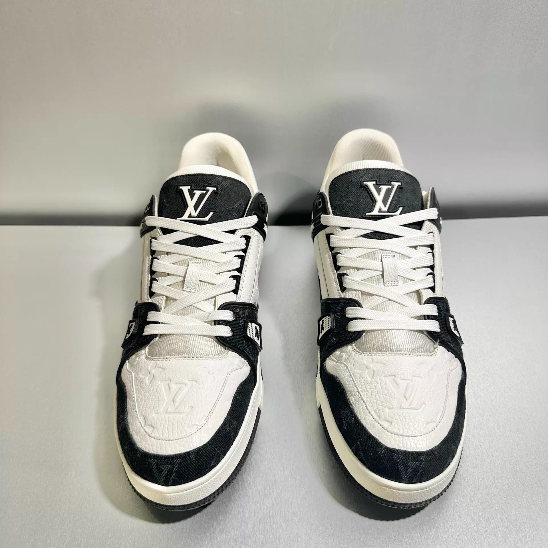 Louis Vuitton Louis Vuitton Trainer Black/White Denim 9/43 Worn 1x Size US 10 / EU 43 - 2 Thumbnail