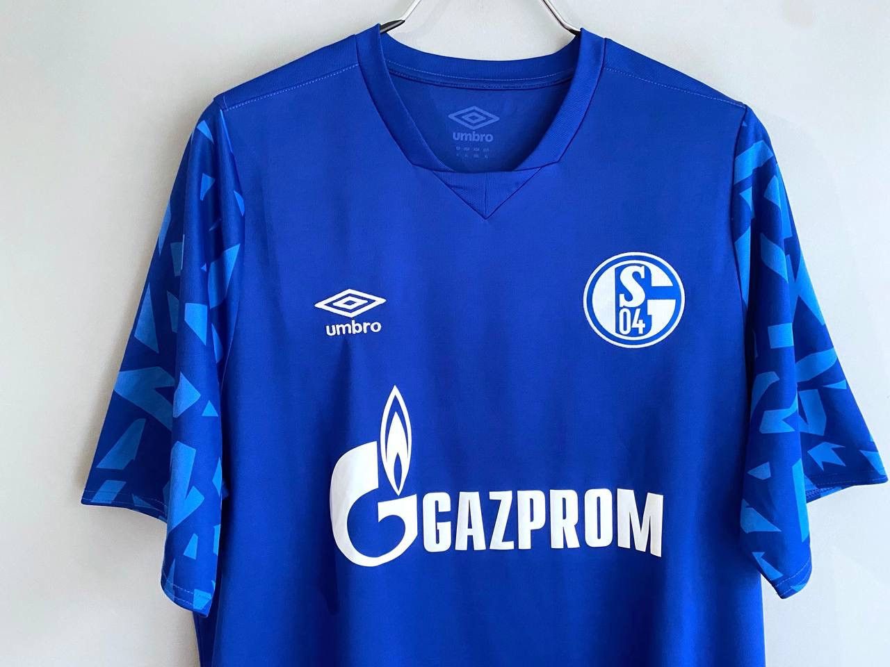 Umbro Umbro FC Schalke 04 2019/2020 Home Soccer Jersey, Size XL Size US XL / EU 56 / 4 - 3 Thumbnail