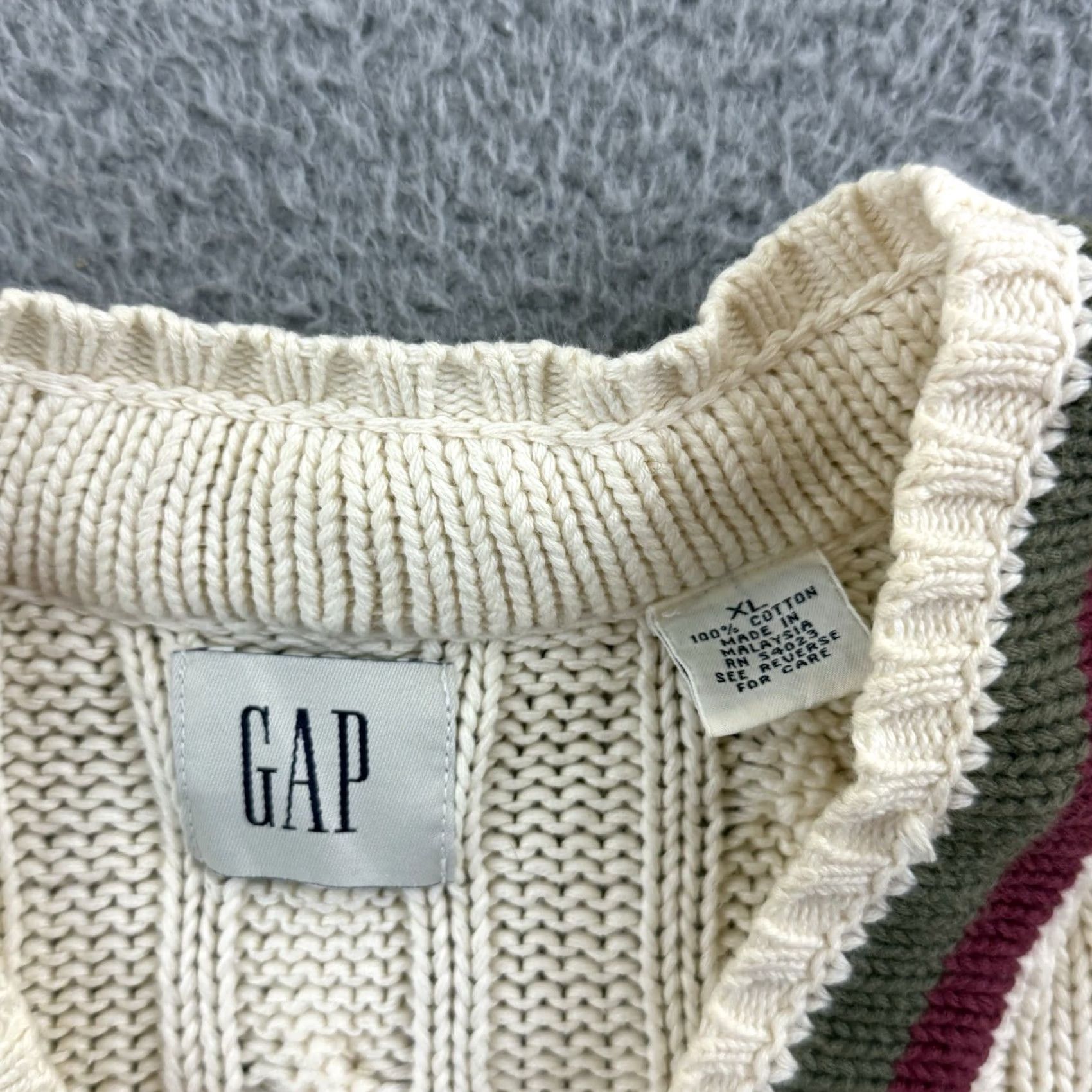 Gap VINTAGE Gap Sweater Mens 2XL Ivory Cable Knit V Neck Tennis Cricket 90s Y2K Size US XXL / EU 58 / 5 - 6 Thumbnail