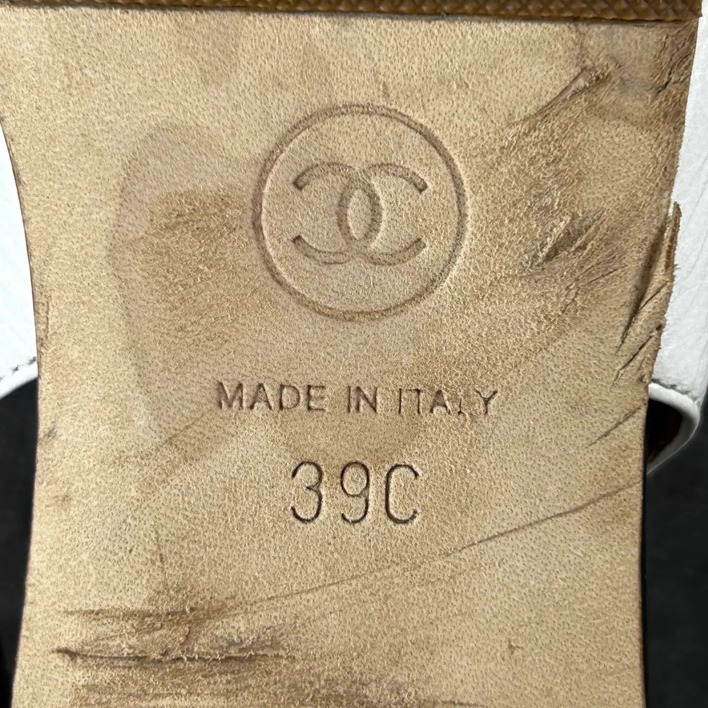 Chanel Chanel White 25P Waxed Leather Mary Jane Shoes 39 Size US 8.5 / IT 38.5 - 7 Thumbnail