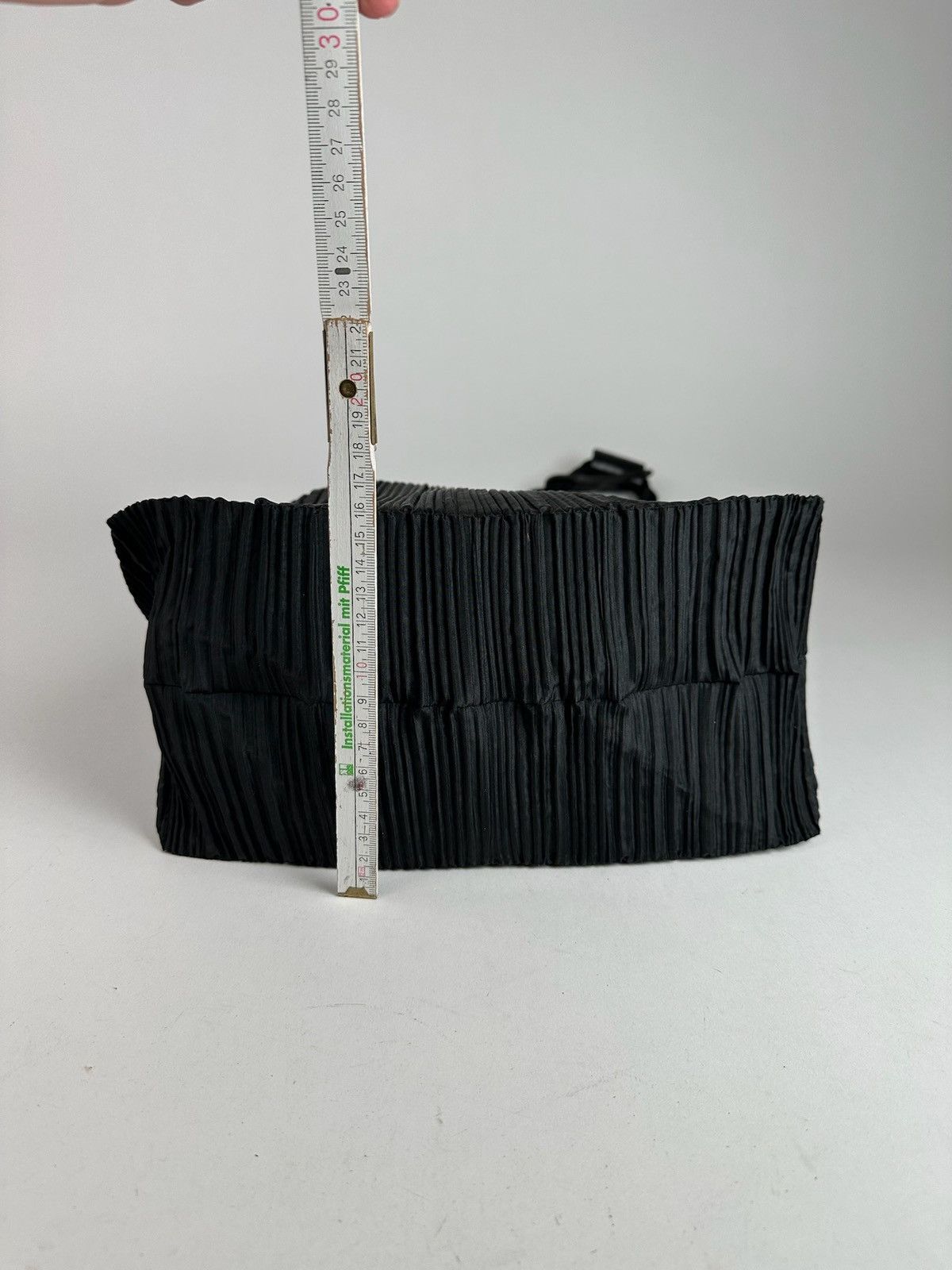 Issey Miyake Vintage Issey Miyake Plissee Bag Black Size ONE SIZE - 7 Thumbnail