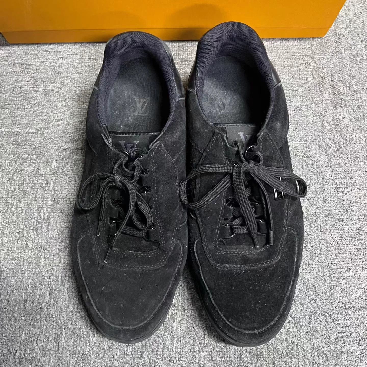 Louis Vuitton Louis Vuitton Black Round Lace-up Low-top Sneaker 9 Size US 9 / IT 39 - 3 Thumbnail