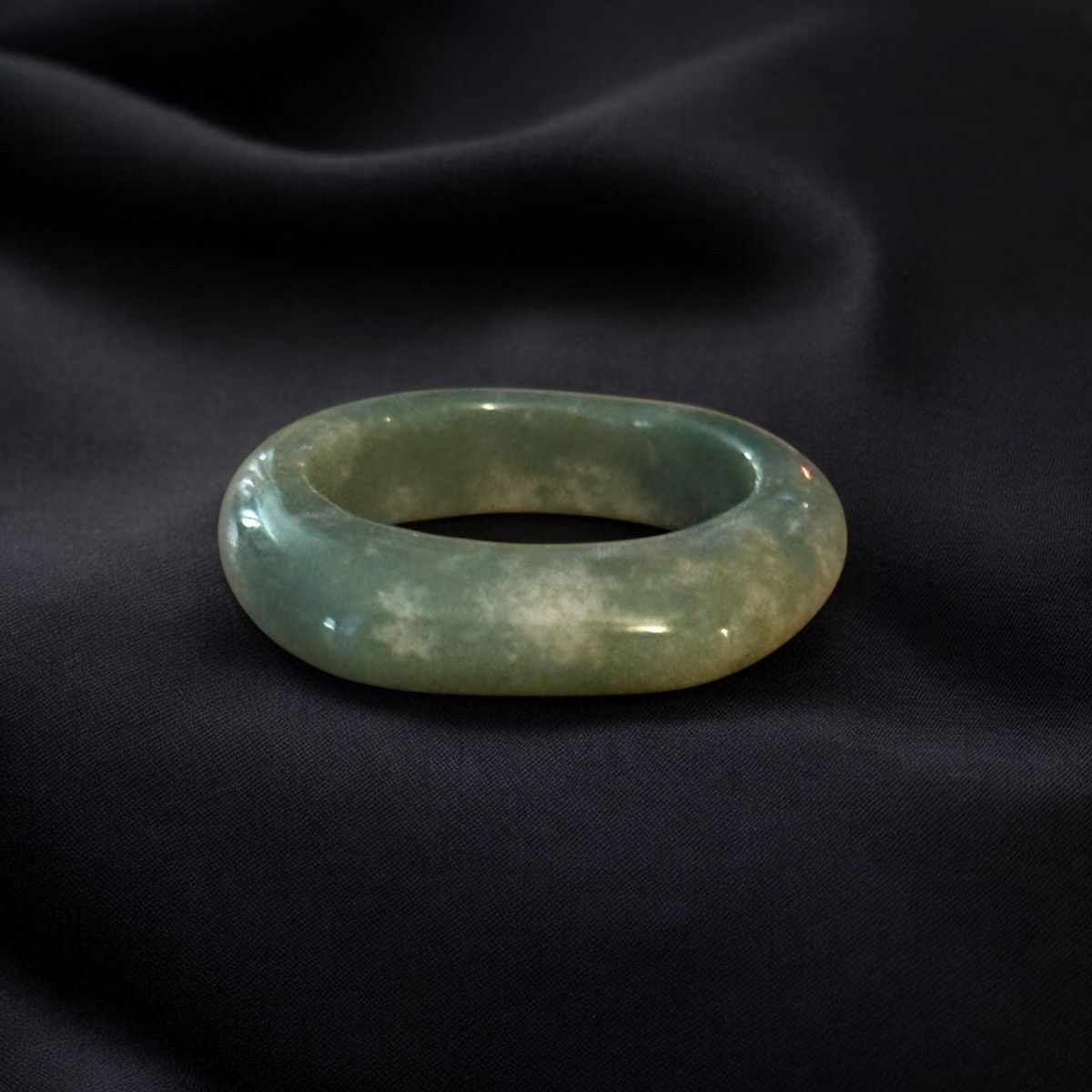 Vintage Vintage green Jade band ring Size ONE SIZE - 1 Thumbnail