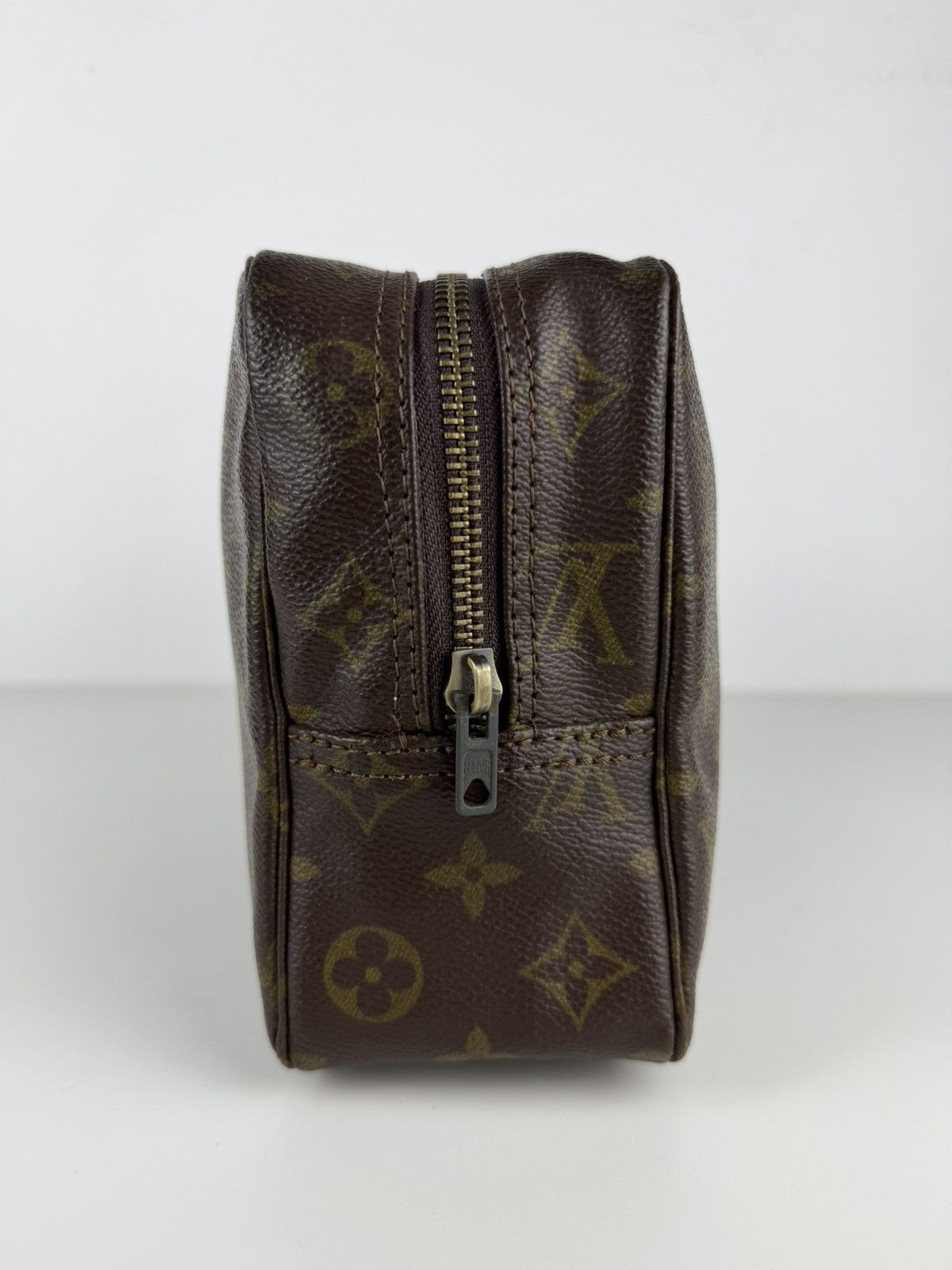 Louis Vuitton Vintage 80s Louis Vuitton monogram trousse 28 toiletry bag Size ONE SIZE - 4 Thumbnail