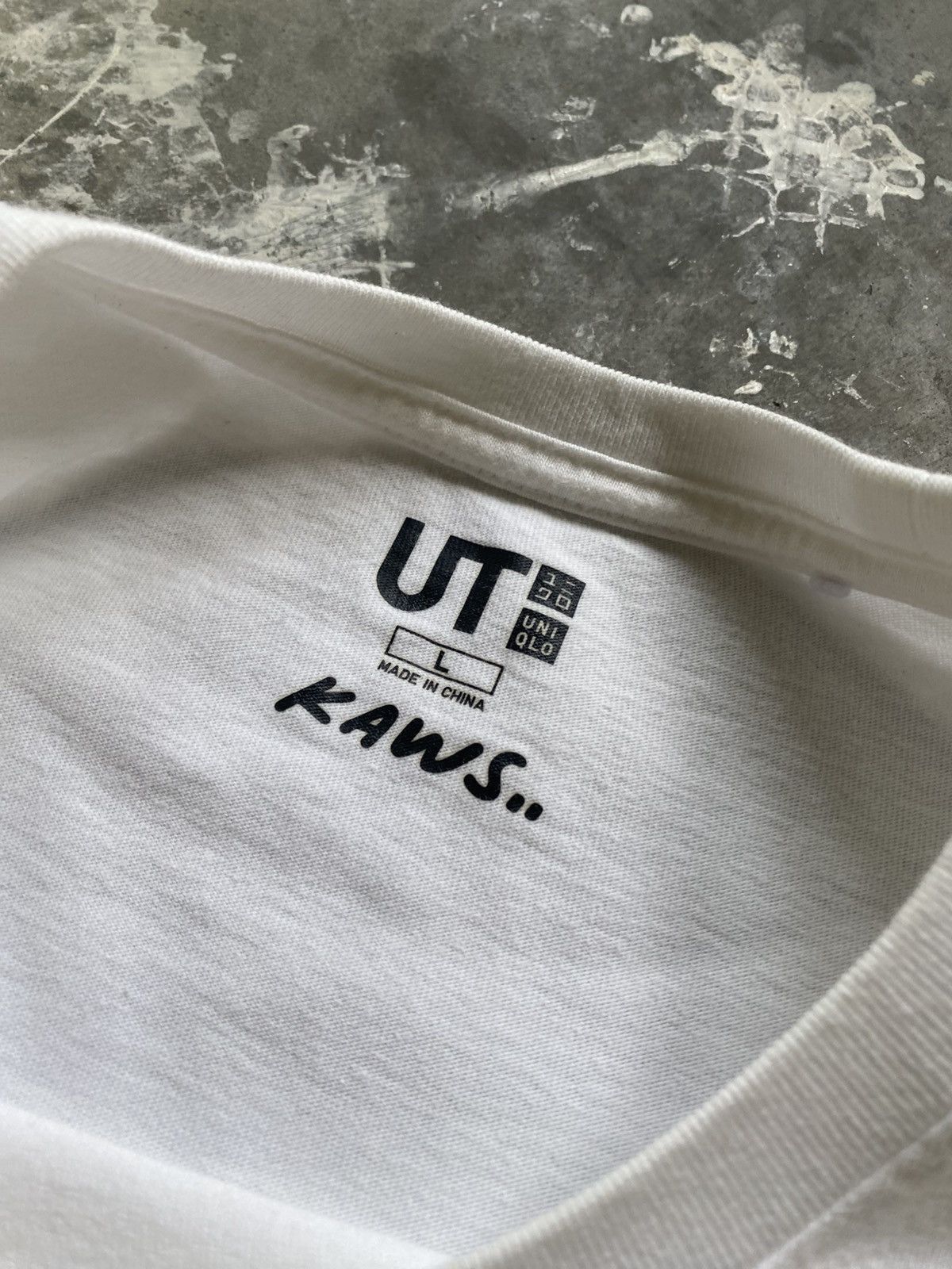 Kaws × Uniqlo Uniqlo X Kaws Shirt Size US L / EU 52-54 / 3 - 8 Thumbnail