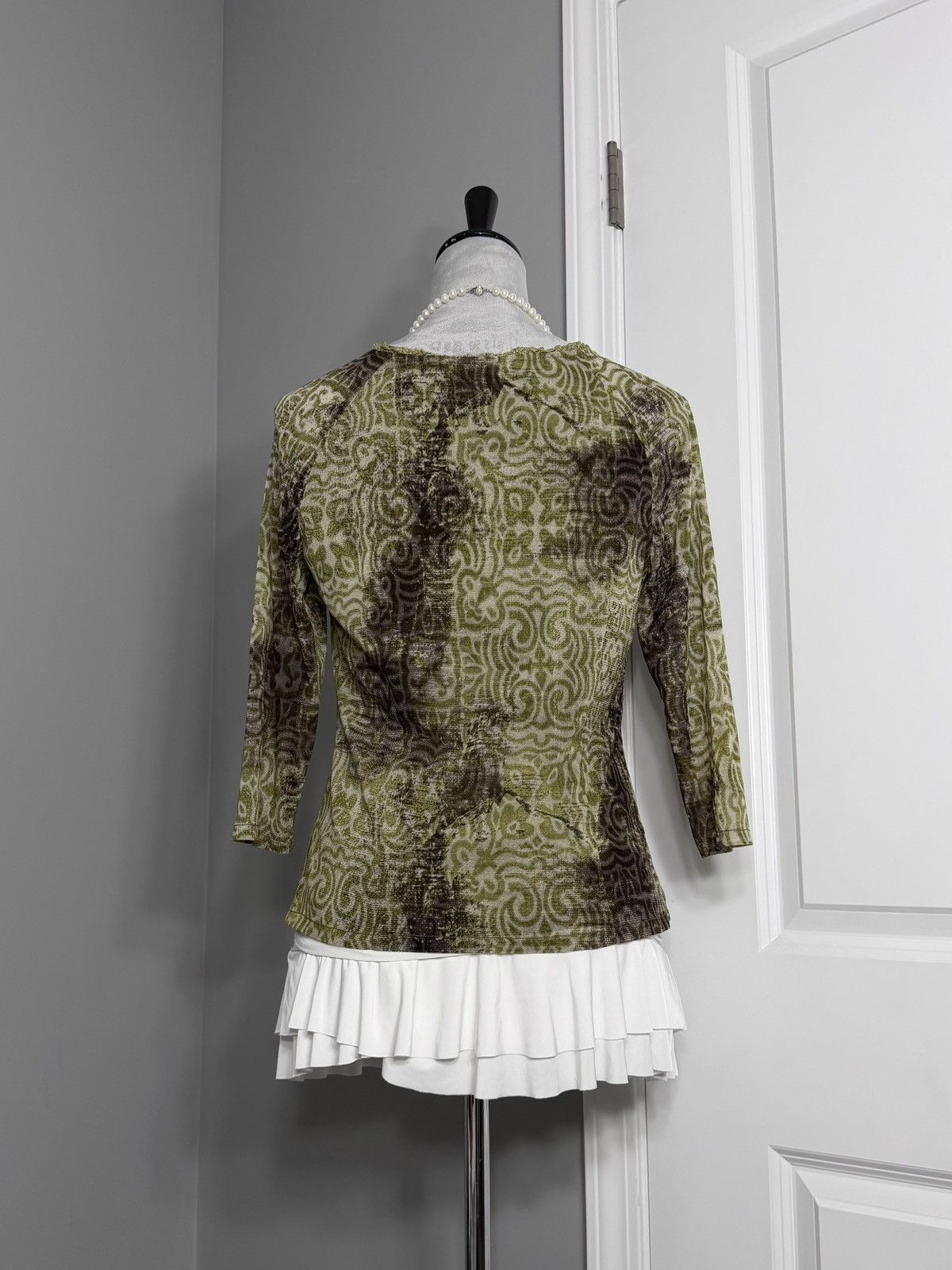 Other Earthy Green & Brown Pattern Beaded Ruffle Neck Mesh Blouse Size M / US 6-8 / IT 42-44 - 9 Thumbnail